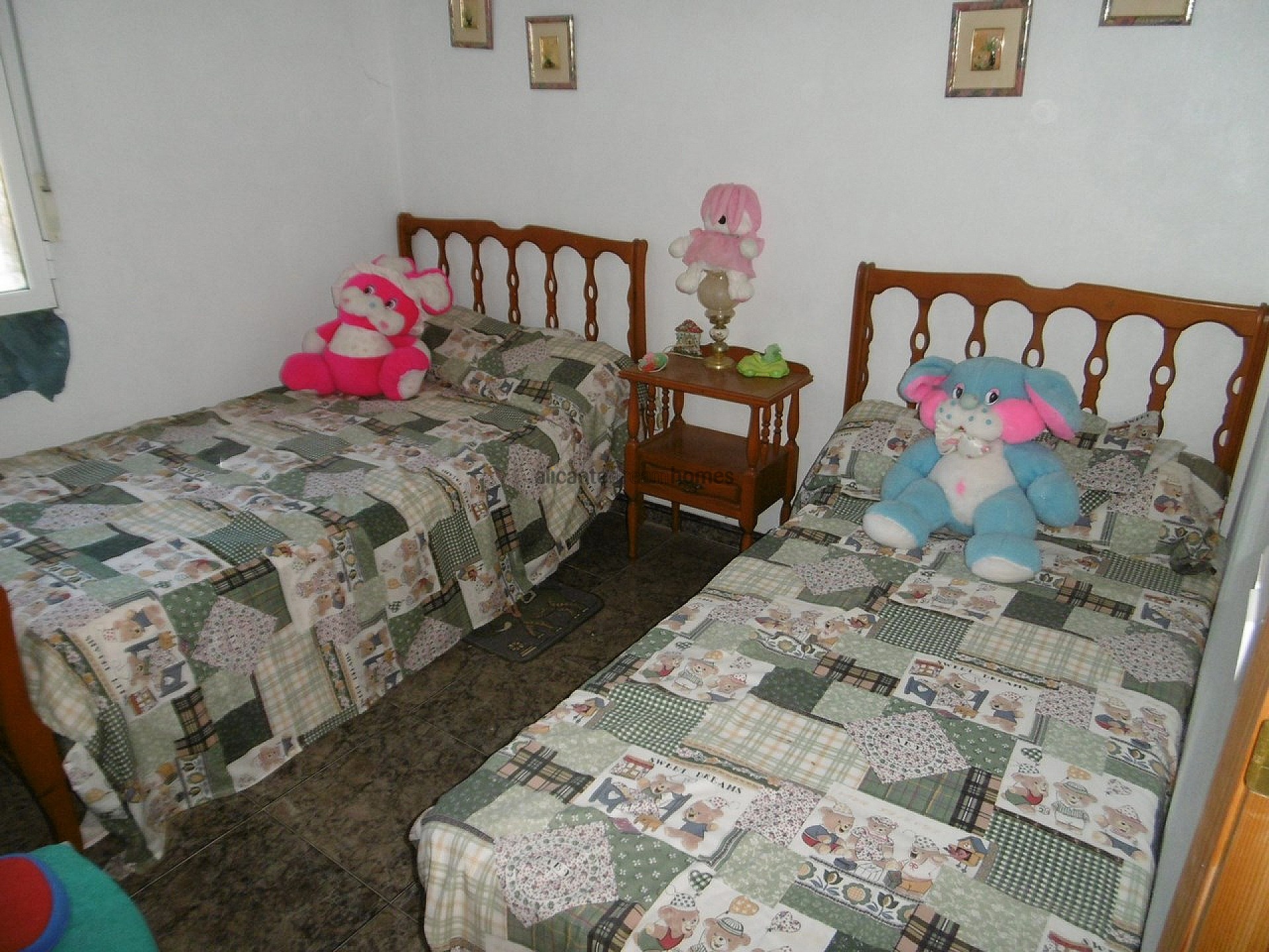 Resale - 3 Bedroom 1 Bathroom Country house in Yecla -  - Murcia