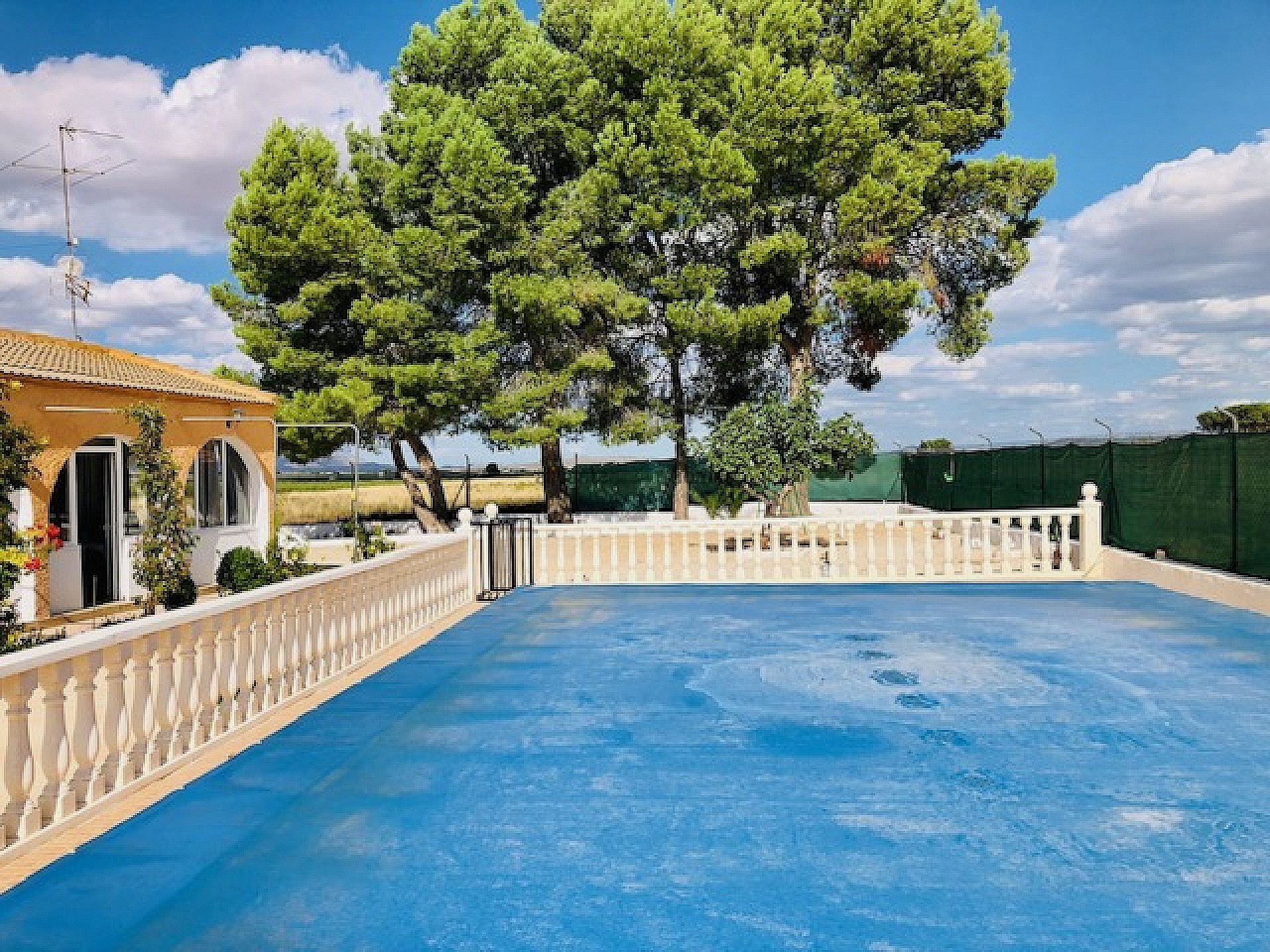 Resale - 4 Bedroom 1 Bathroom Country house in Yecla -  - Murcia