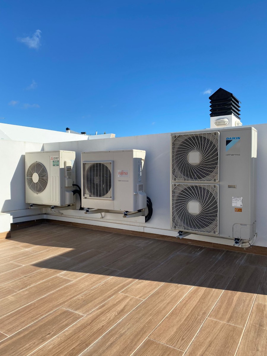 Resale - 3 Bedroom 3 Bathroom Villa in Finestrat - , Finestrat, Alicante, Spain - Alicante