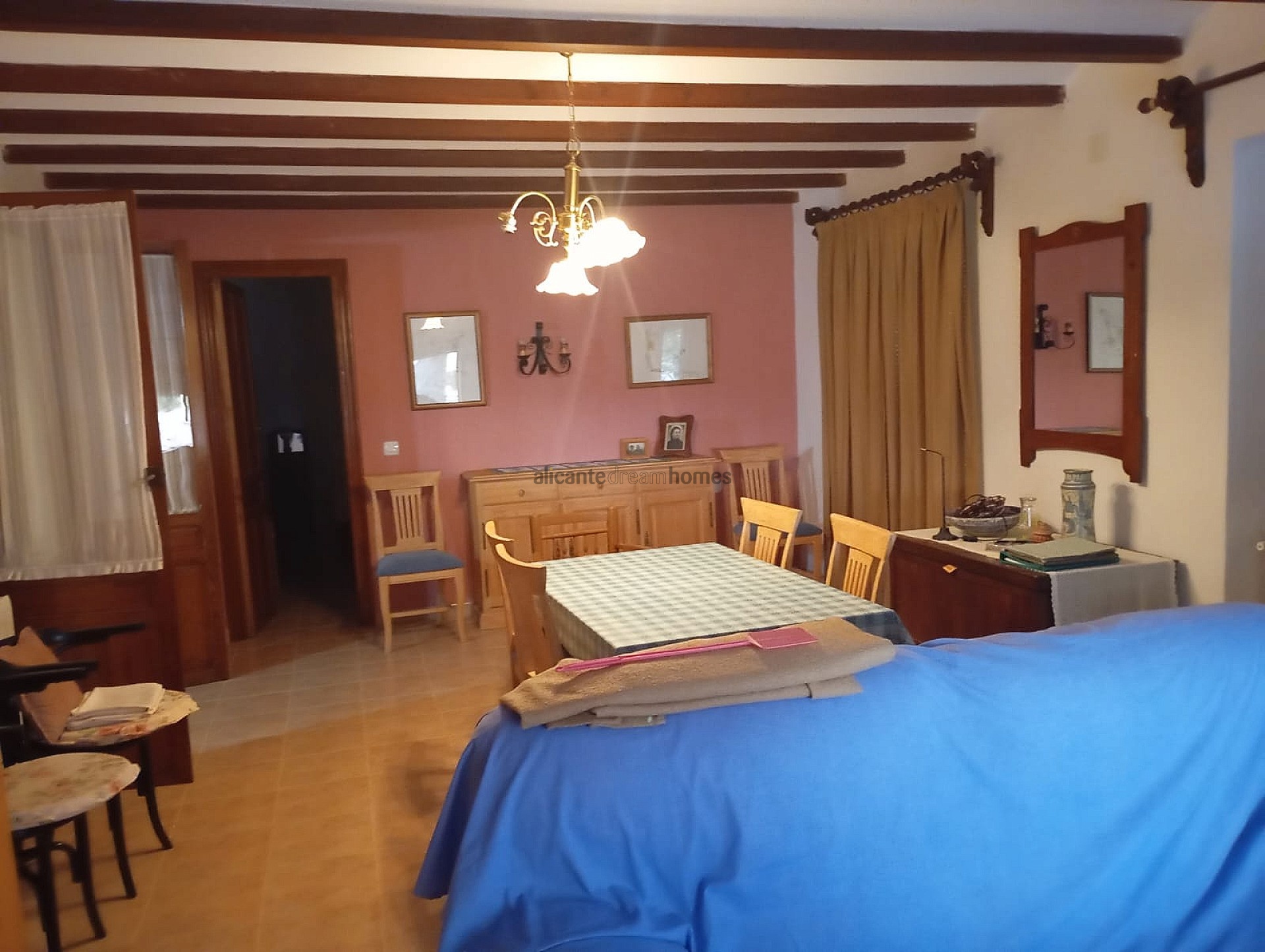 Resale - 3 Bedroom 2 Bathroom Country house in Yecla -  - Murcia