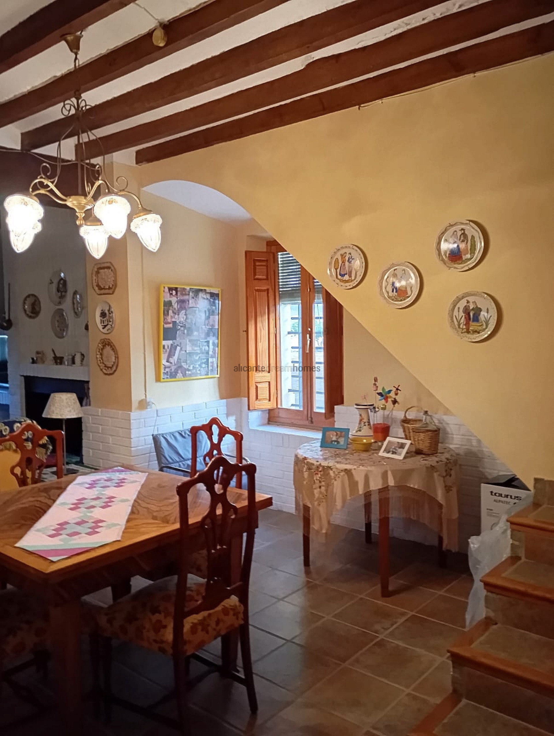 Resale - 3 Bedroom 2 Bathroom Country house in Yecla -  - Murcia
