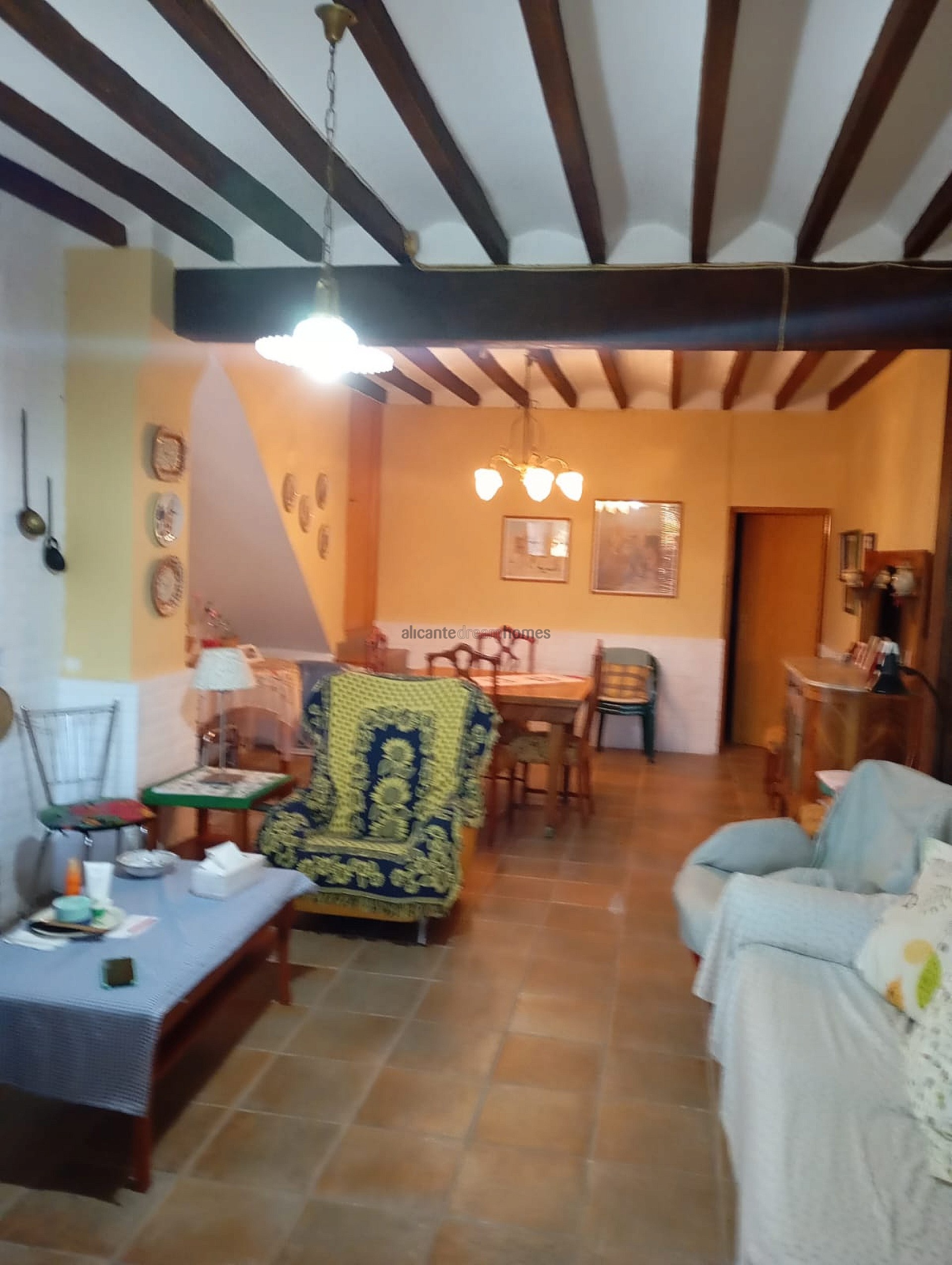 Resale - 3 Bedroom 2 Bathroom Country house in Yecla -  - Murcia