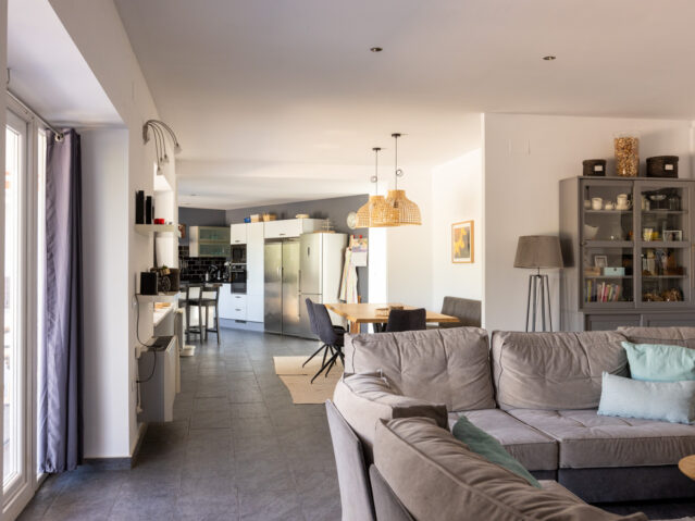 Sold - 5 Bedroom 3 Bathroom Villa in Biar -  - Alicante