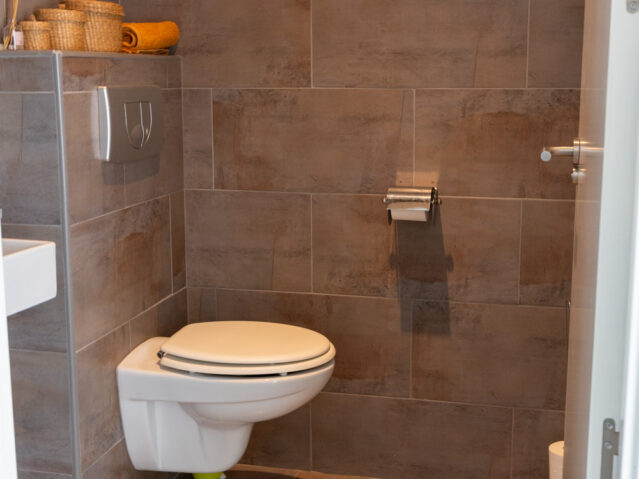 Sold - 5 Bedroom 3 Bathroom Villa in Biar -  - Alicante