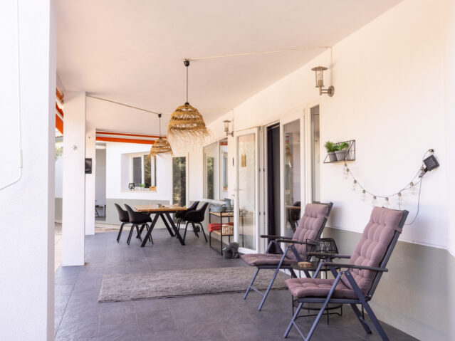 Sold - 5 Bedroom 3 Bathroom Villa in Biar -  - Alicante