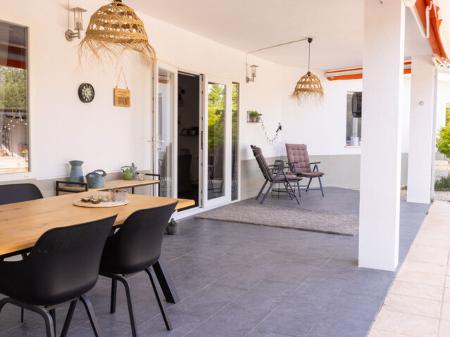 Sold - 5 Bedroom 3 Bathroom Villa in Biar -  - Alicante