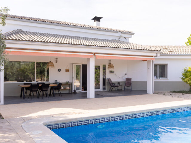 Sold - 5 Bedroom 3 Bathroom Villa in Biar -  - Alicante