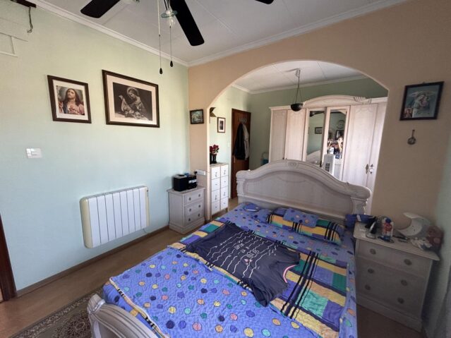 Resale - 5 Bedroom 3 Bathroom Apartment in Albatera -  - Alicante