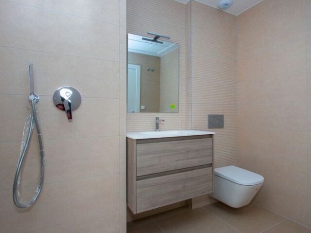 Resale - 3 Bedroom 3 Bathroom Townhouse in Monforte del Cid -  - Alicante