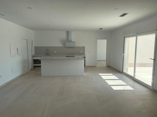 Resale - 3 Bedroom 2 Bathroom Villa in Pinoso -  - Alicante