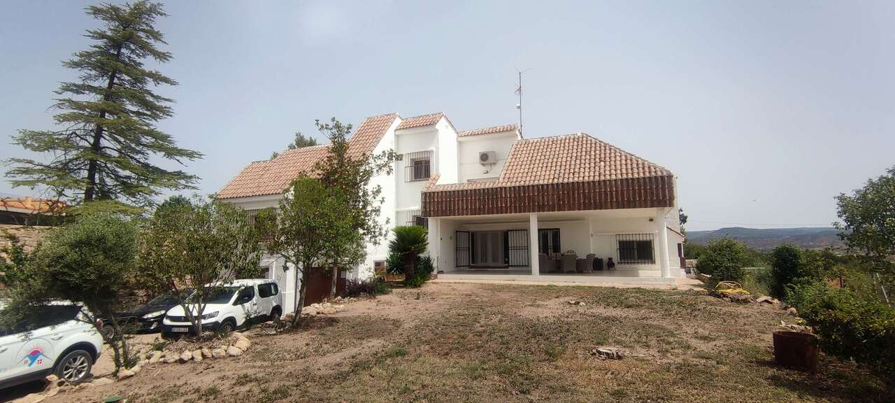 Resale - 9 Bedroom 6 Bathroom Commercial in Ayora - , Ayora, Valencia, Spain - Valencia