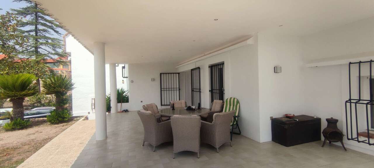 Resale - 9 Bedroom 6 Bathroom Commercial in Ayora - , Ayora, Valencia, Spain - Valencia