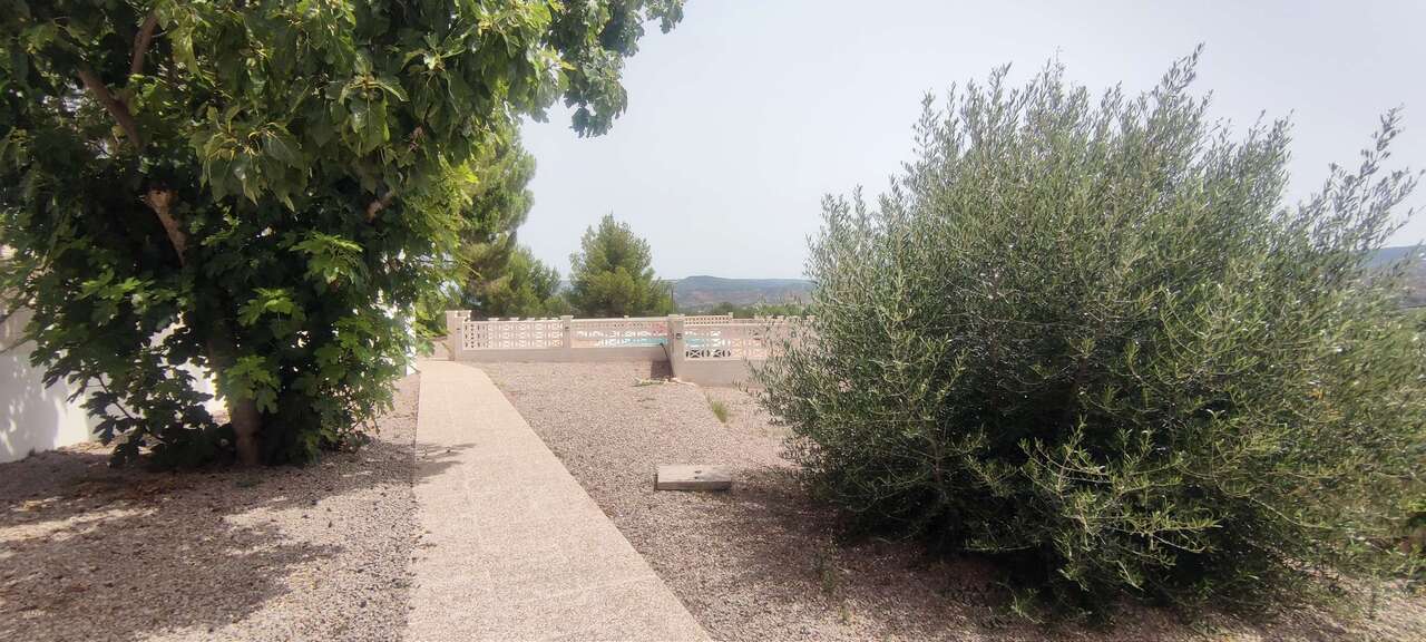 Resale - 9 Bedroom 6 Bathroom Commercial in Ayora - , Ayora, Valencia, Spain - Valencia