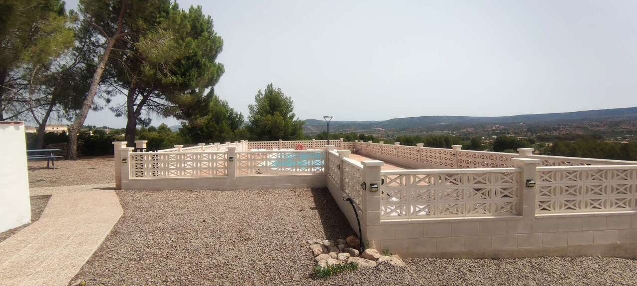 Resale - 9 Bedroom 6 Bathroom Commercial in Ayora - , Ayora, Valencia, Spain - Valencia