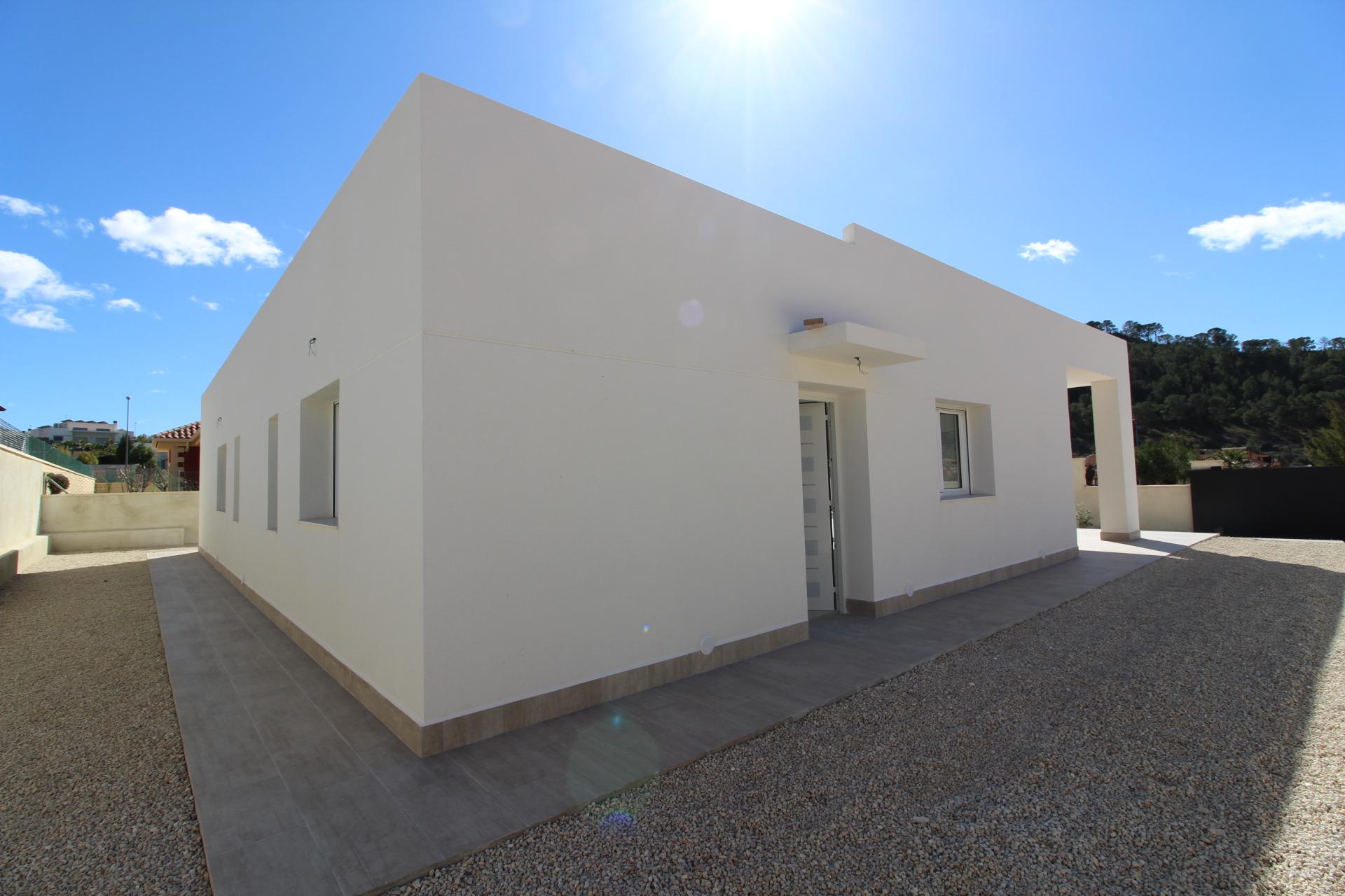 Resale - 3 Bedroom 2 Bathroom Villa in La Romana -  - Alicante