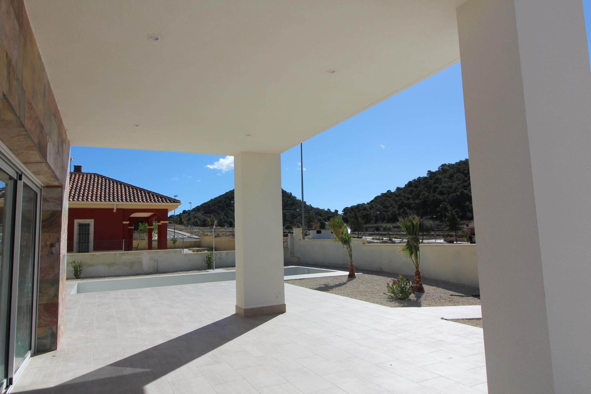 Resale - 3 Bedroom 2 Bathroom Villa in La Romana -  - Alicante