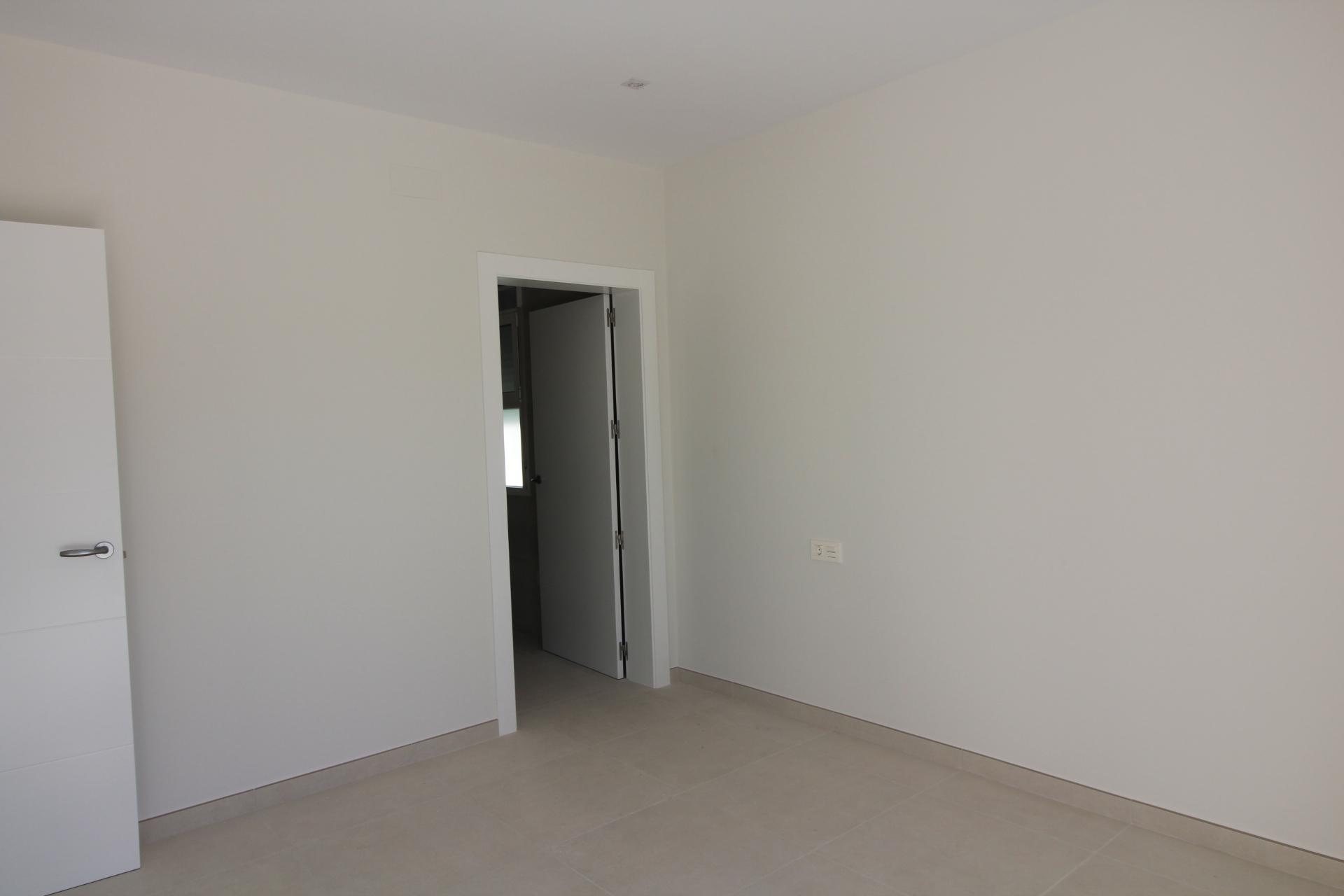 Resale - 3 Bedroom 2 Bathroom Villa in La Romana -  - Alicante