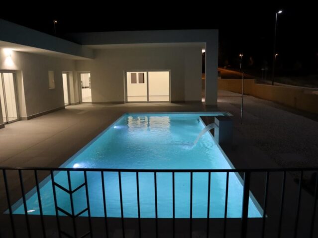 Resale - 3 Bedroom 2 Bathroom Apartment in La Romana -  - Alicante