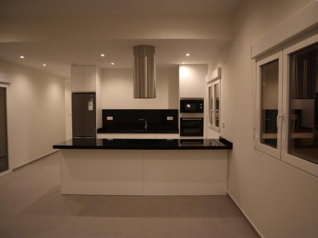 Resale - 3 Bedroom 2 Bathroom Apartment in La Romana -  - Alicante
