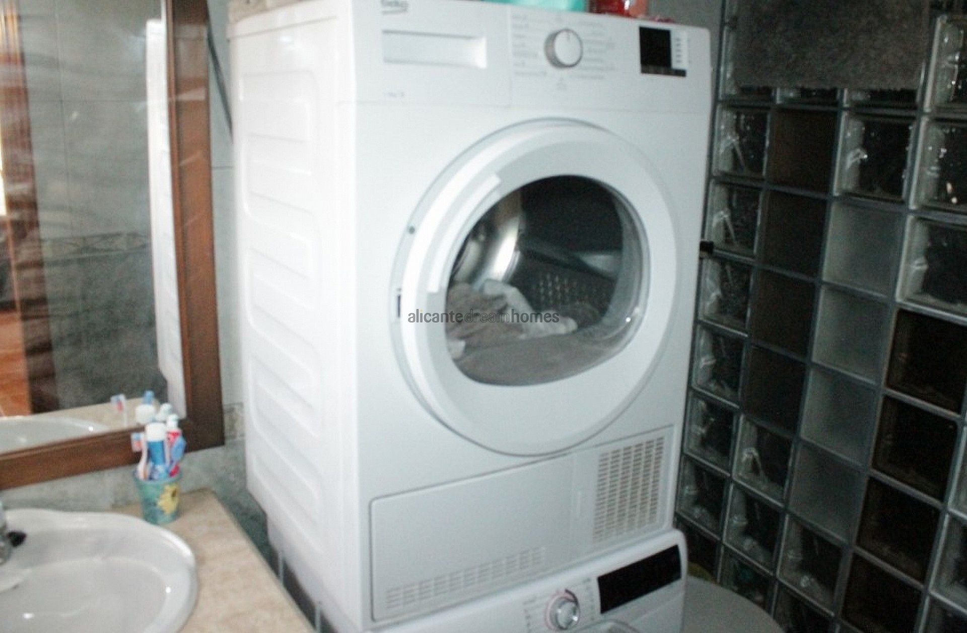 Resale - 3 Bedroom 3 Bathroom Townhouse in Pinoso -  - Alicante