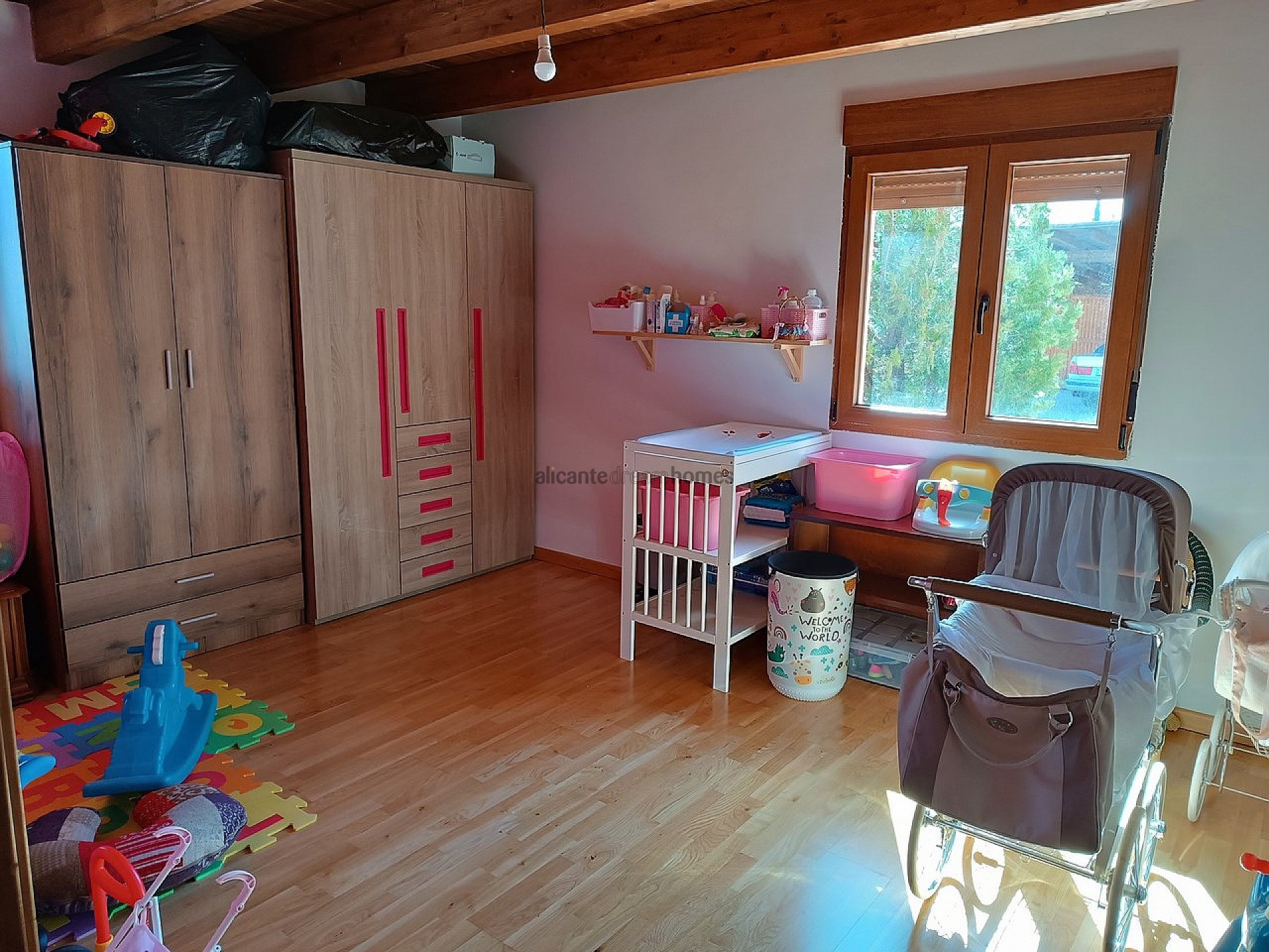 Resale - 7 Bedroom 4 Bathroom Wooden House in Yecla -  - Murcia