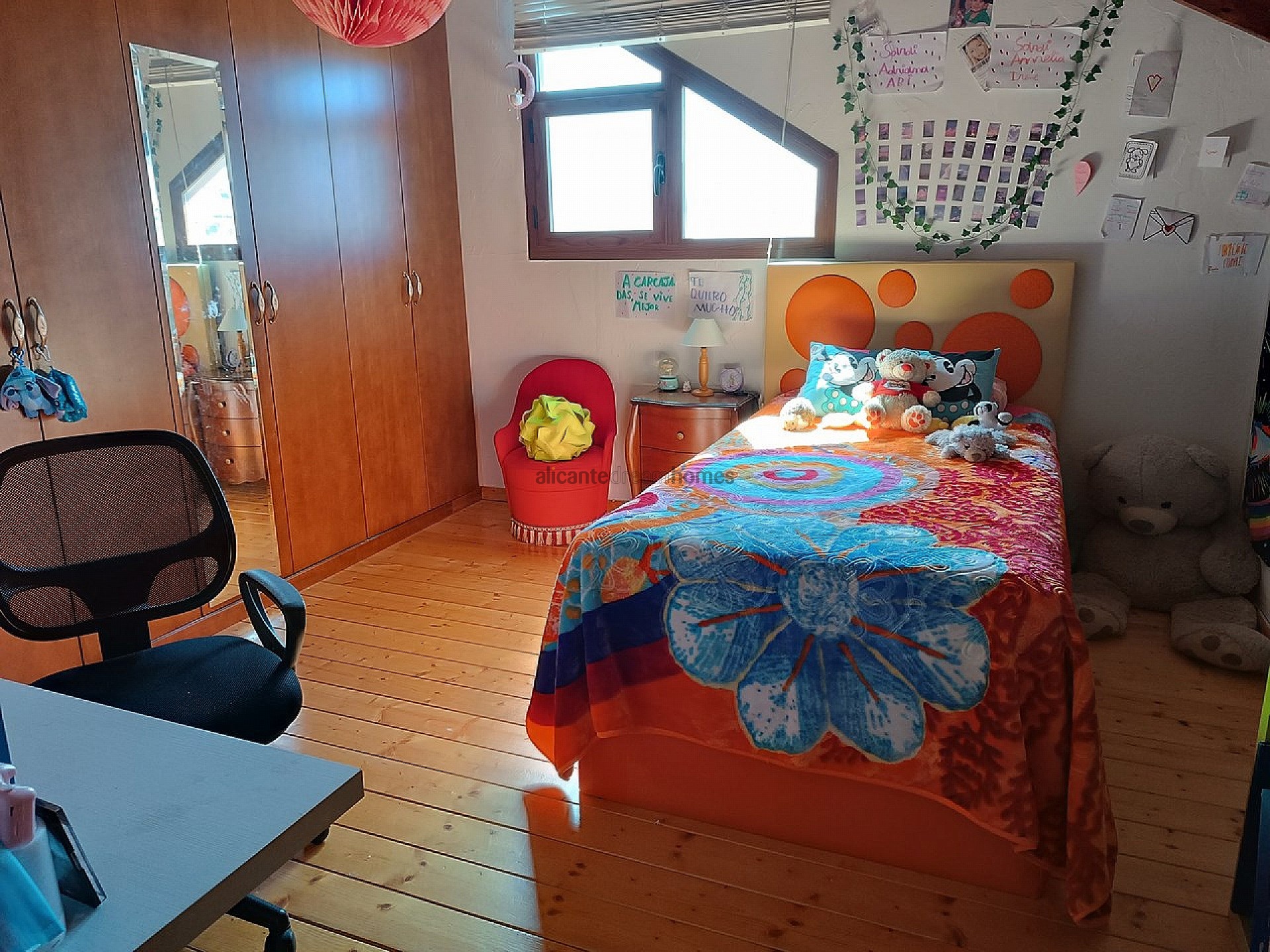 Resale - 7 Bedroom 4 Bathroom Wooden House in Yecla -  - Murcia