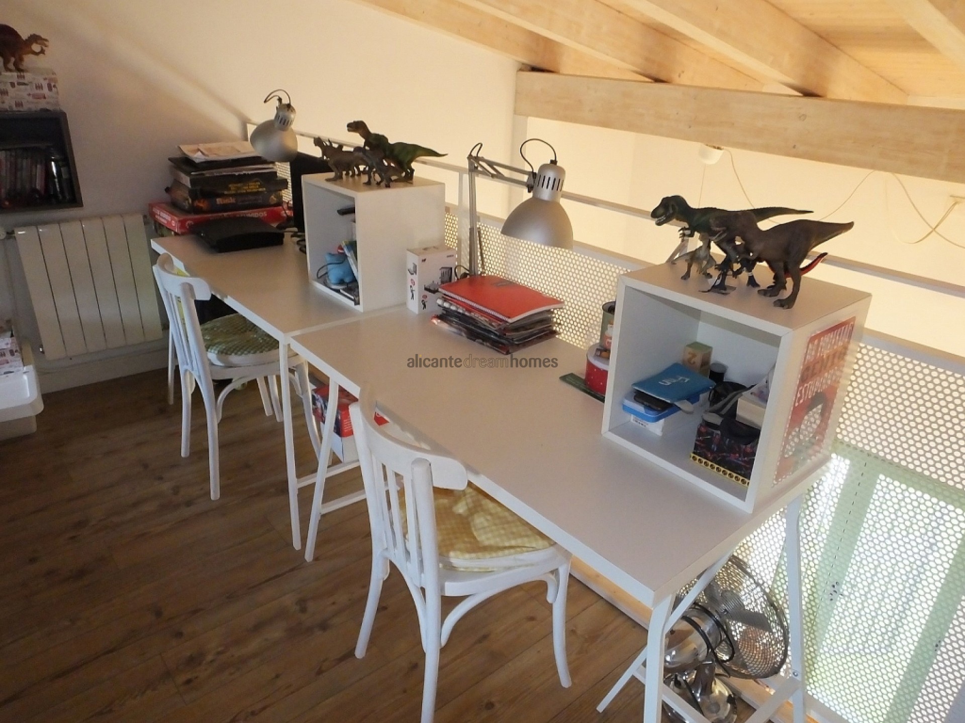 Resale - 3 Bedroom 2 Bathroom Country house in Pinoso -  - Alicante