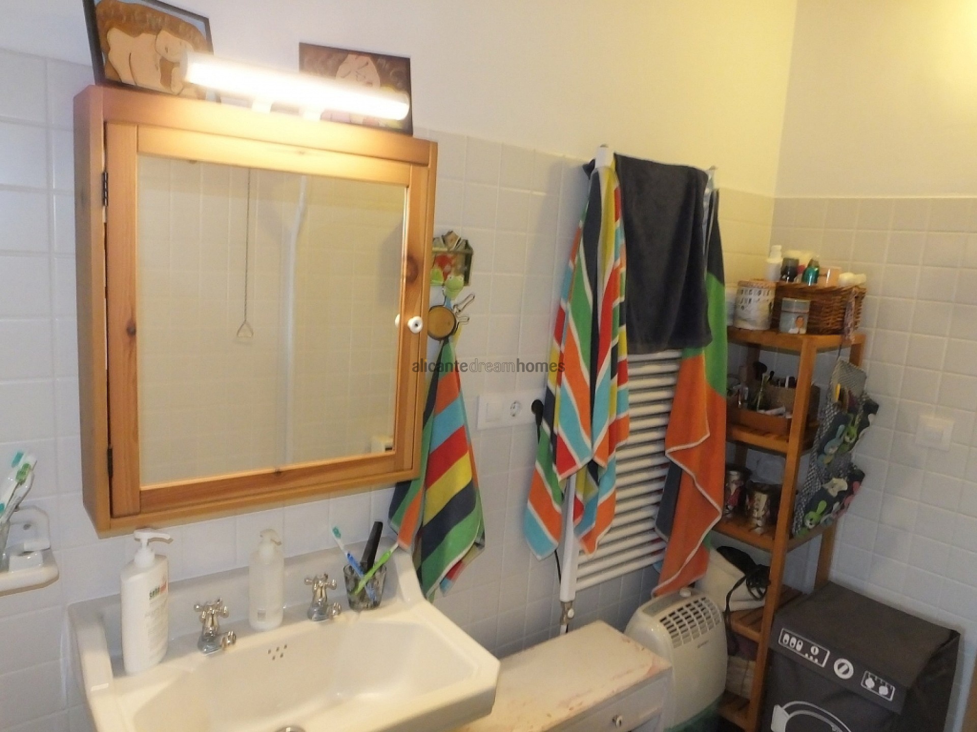 Resale - 3 Bedroom 2 Bathroom Country house in Pinoso -  - Alicante