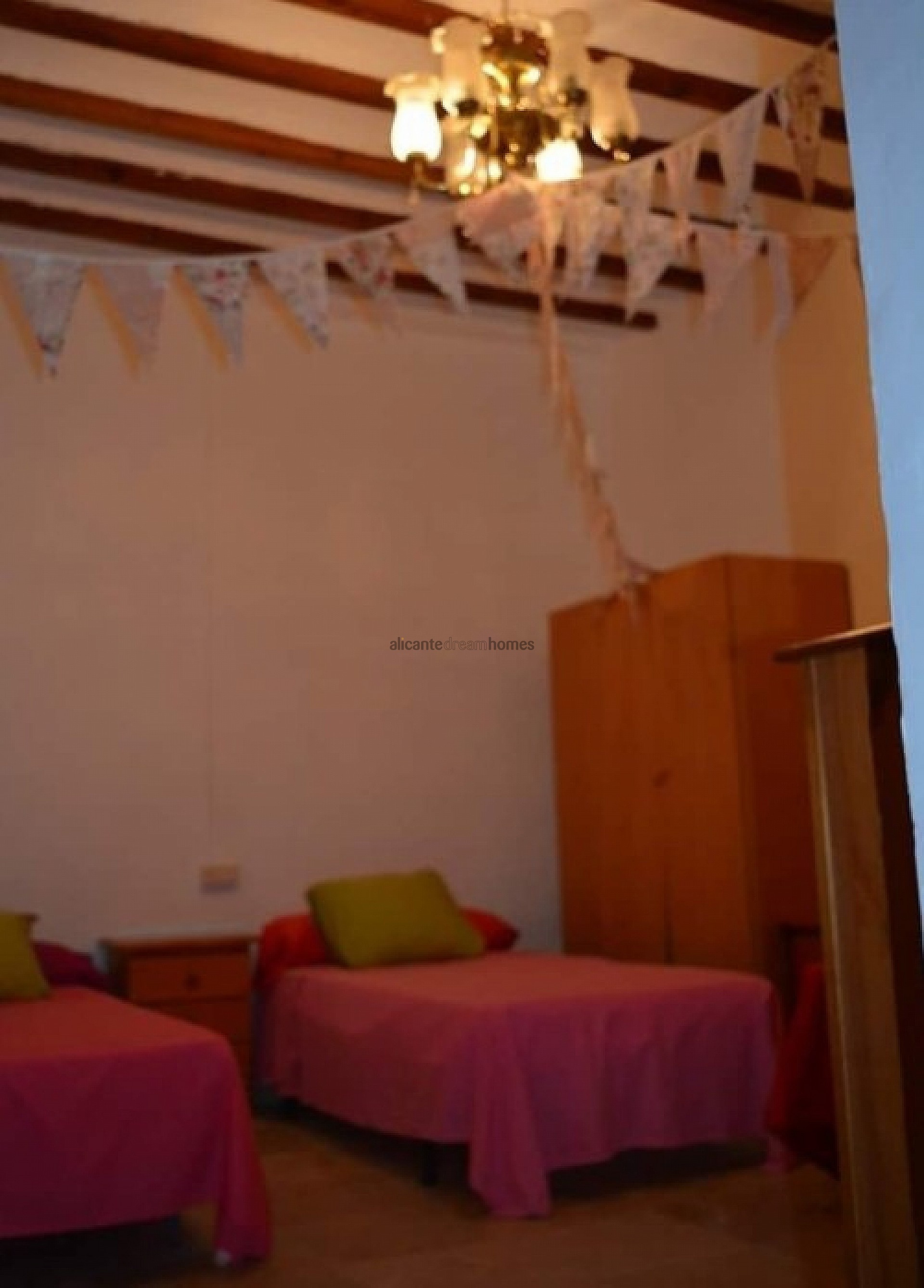 Sold - 5 Bedroom 2 Bathroom Townhouse in Torre Del Rico -  - Murcia