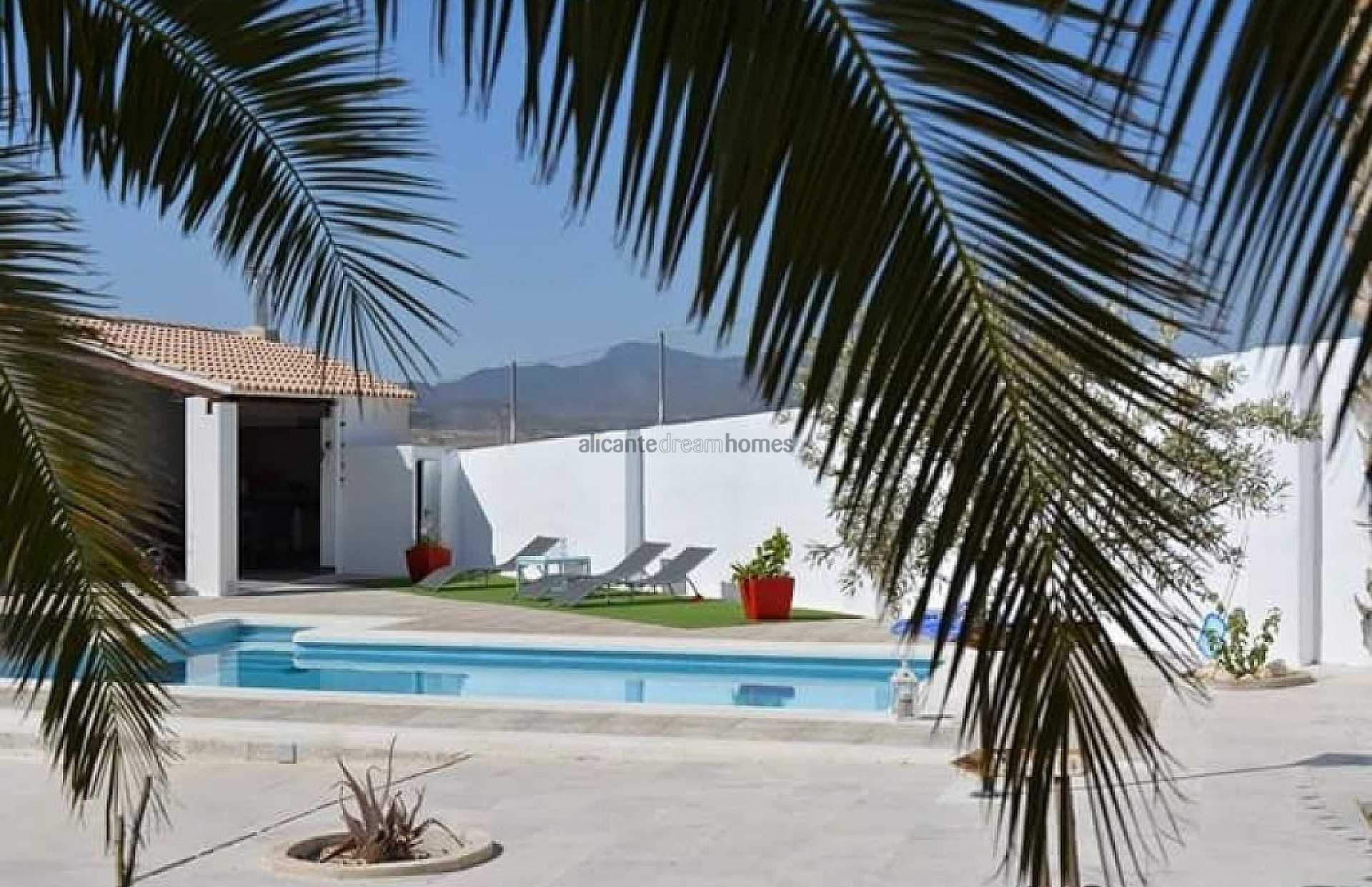 Sold - 5 Bedroom 2 Bathroom Townhouse in Torre Del Rico -  - Murcia