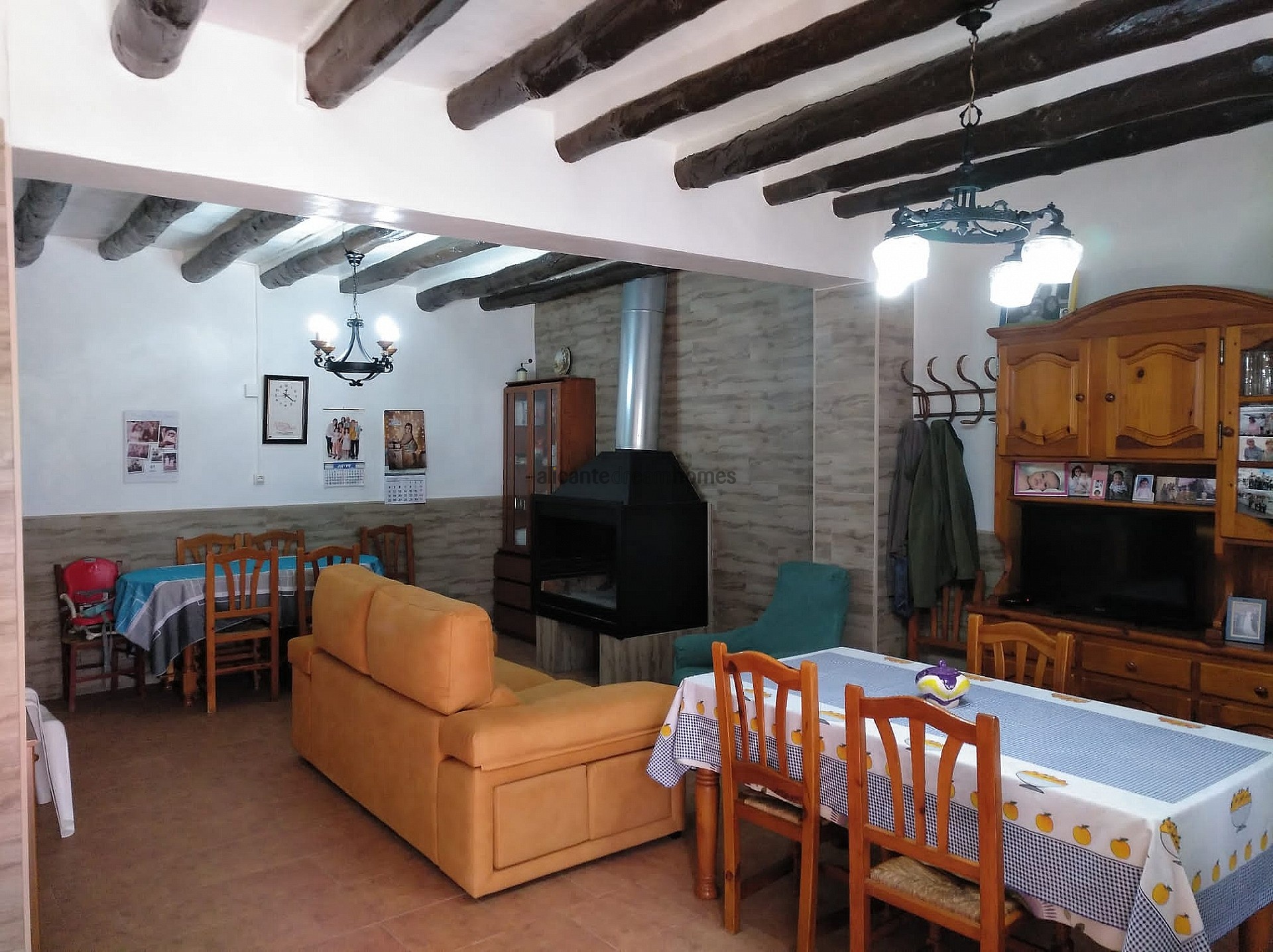 Resale - 3 Bedroom 1 Bathroom Country house in Yecla -  - Murcia