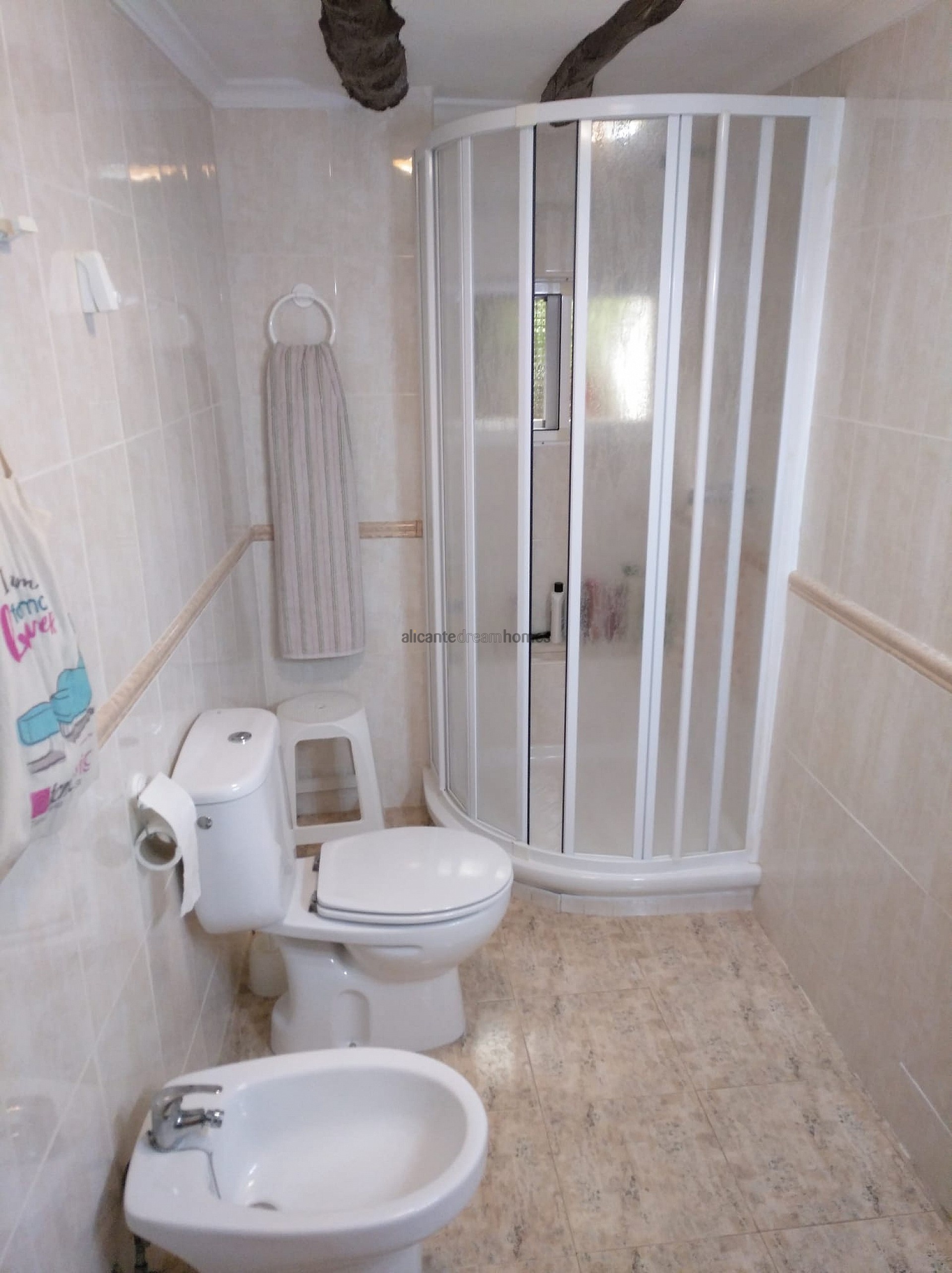 Resale - 3 Bedroom 1 Bathroom Country house in Yecla -  - Murcia