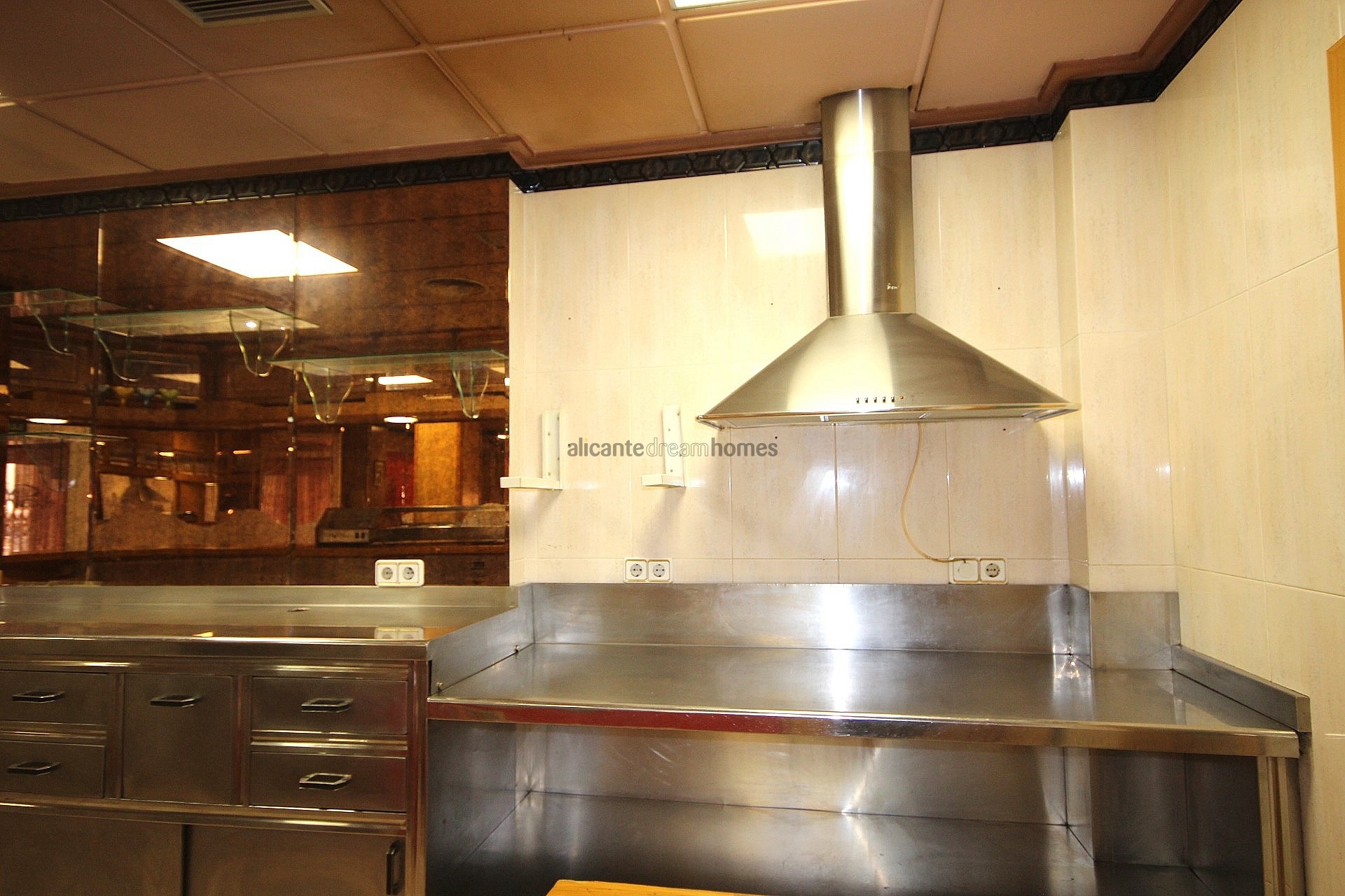 Resale - Commercial in Onil -  - Alicante