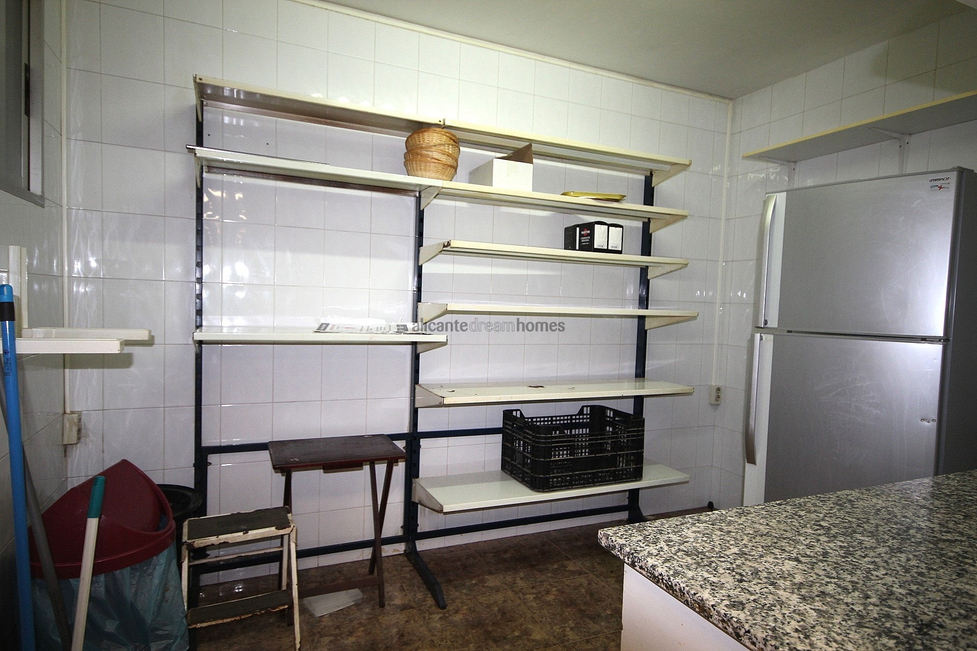 Resale - Commercial in Onil -  - Alicante