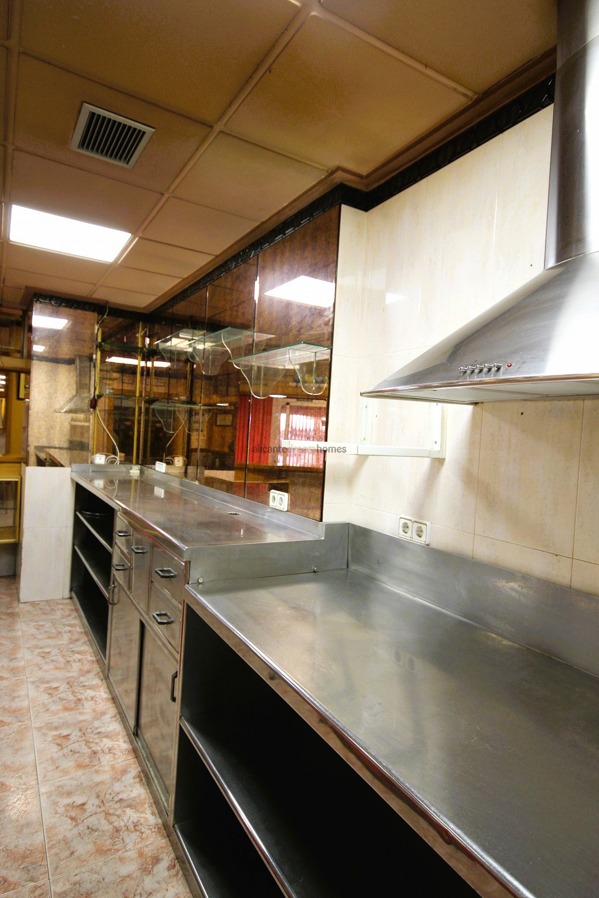 Resale - Commercial in Onil -  - Alicante