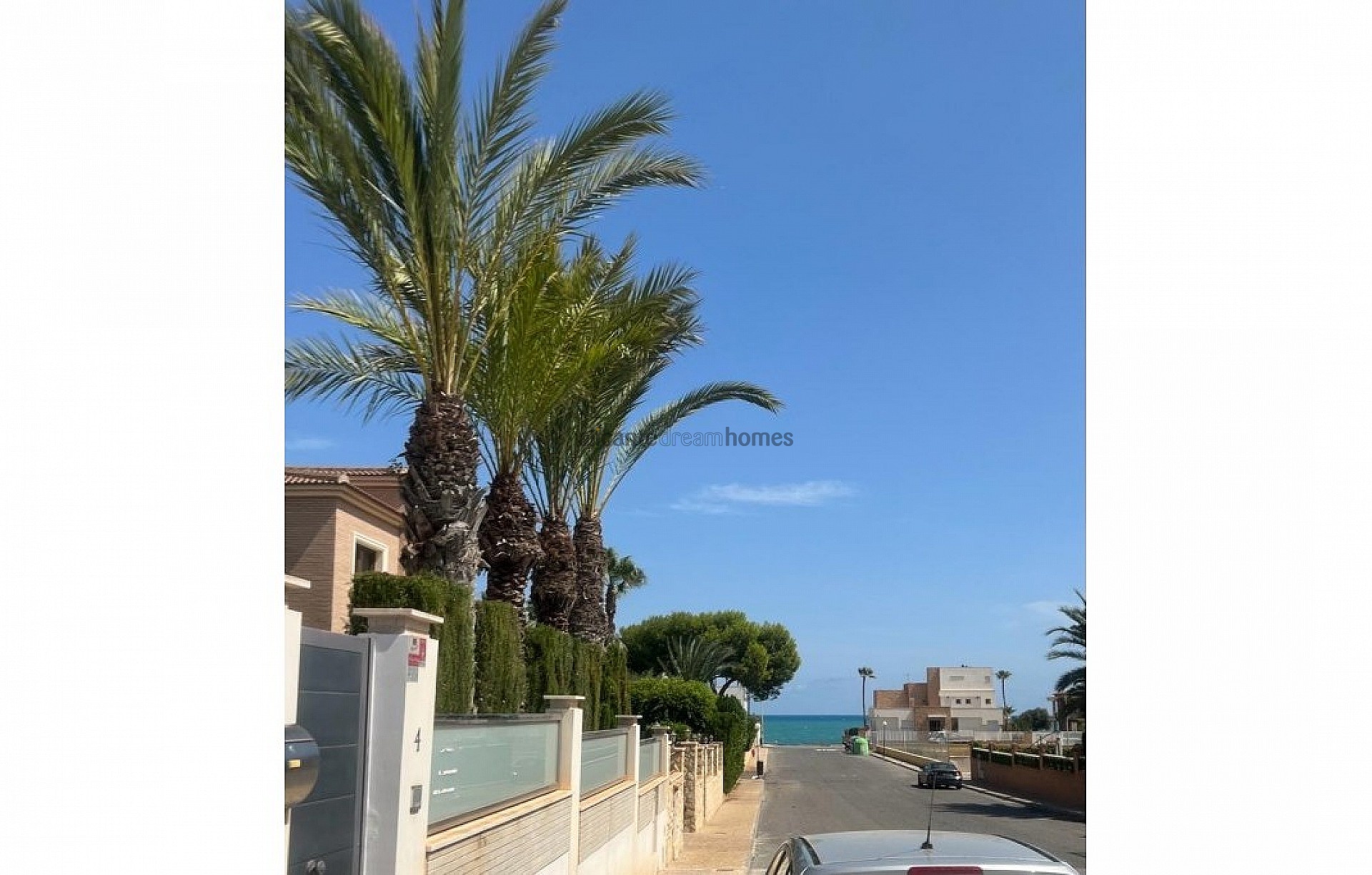 Resale - 5 Bedroom 4 Bathroom Villa in Torrevieja -  - Alicante