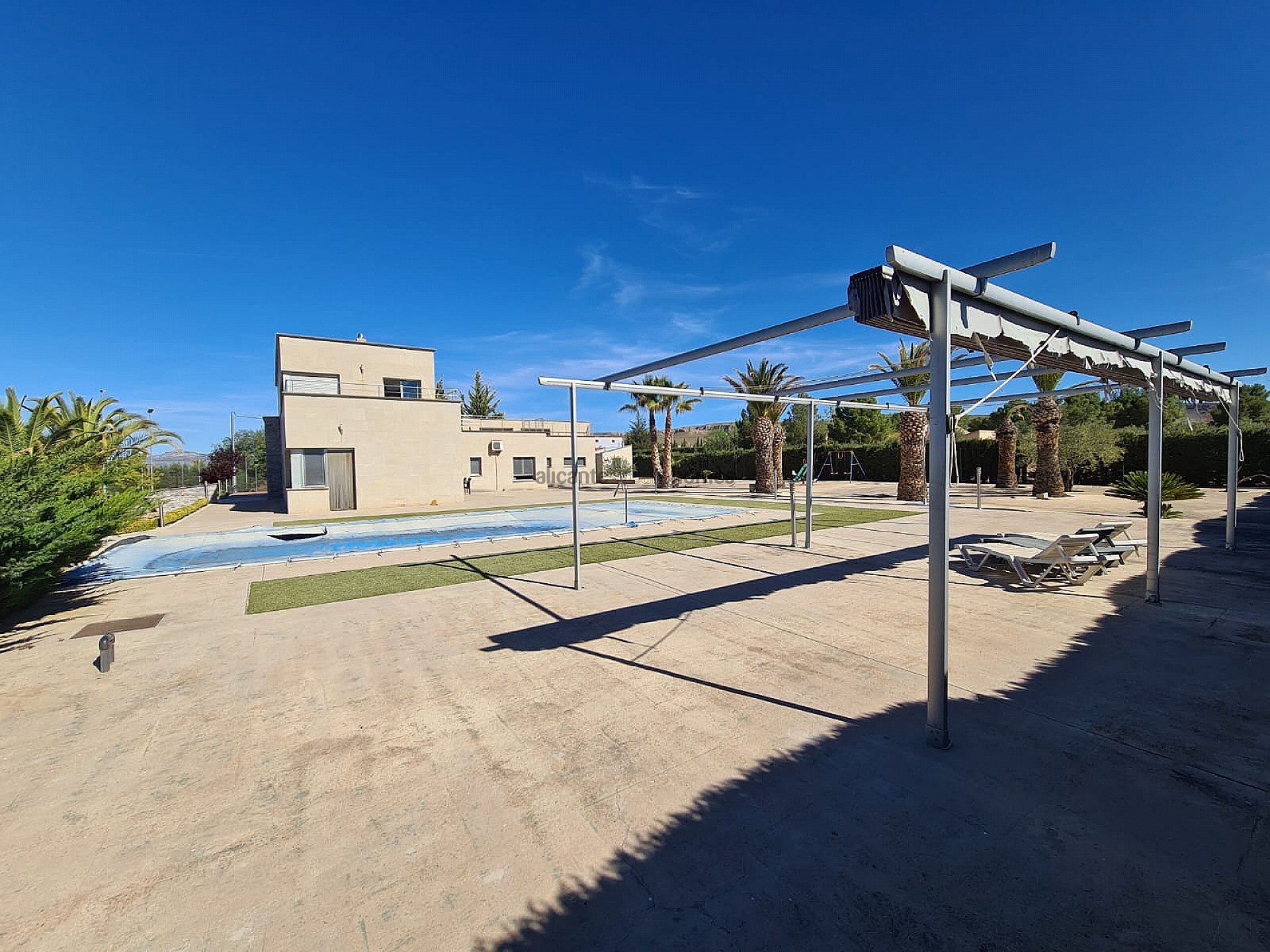 Resale - 5 Bedroom 8 Bathroom Villa in Yecla -  - Murcia