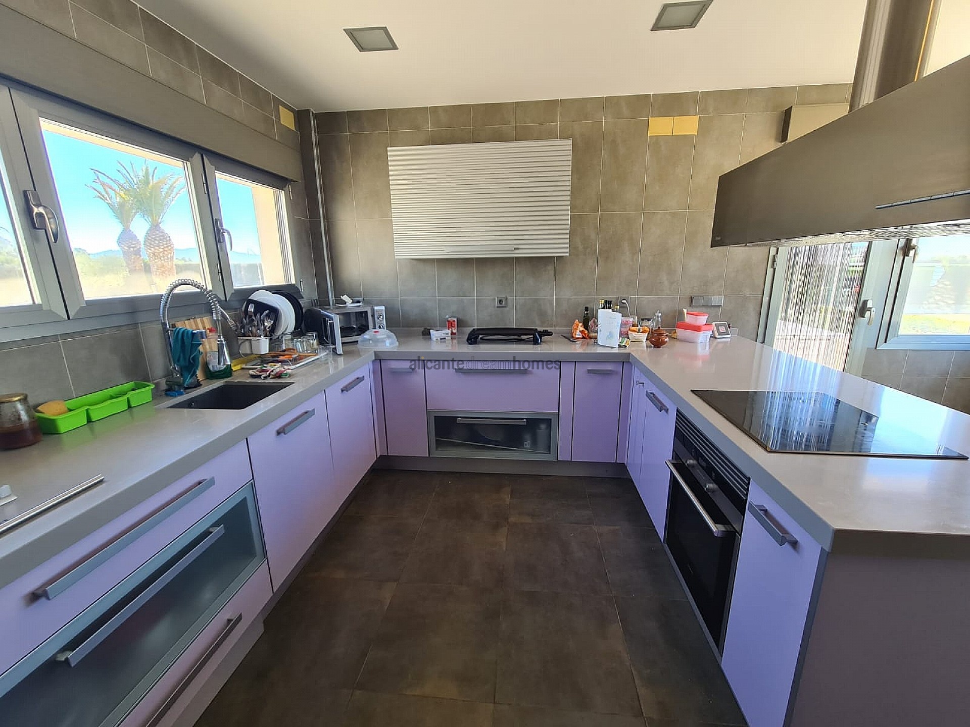 Resale - 5 Bedroom 8 Bathroom Villa in Yecla -  - Murcia
