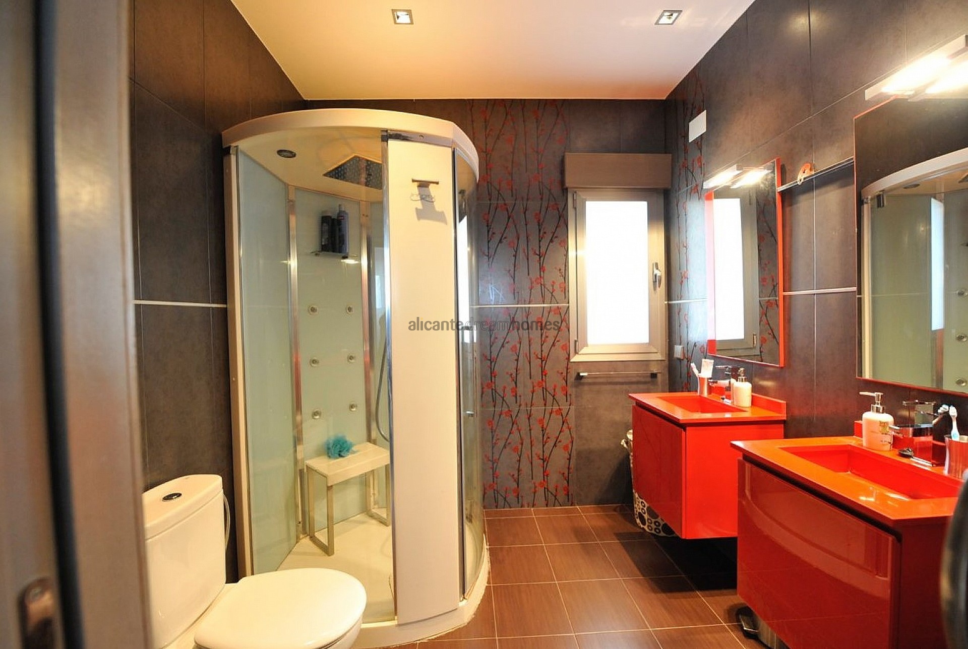 Resale - 5 Bedroom 8 Bathroom Villa in Yecla -  - Murcia