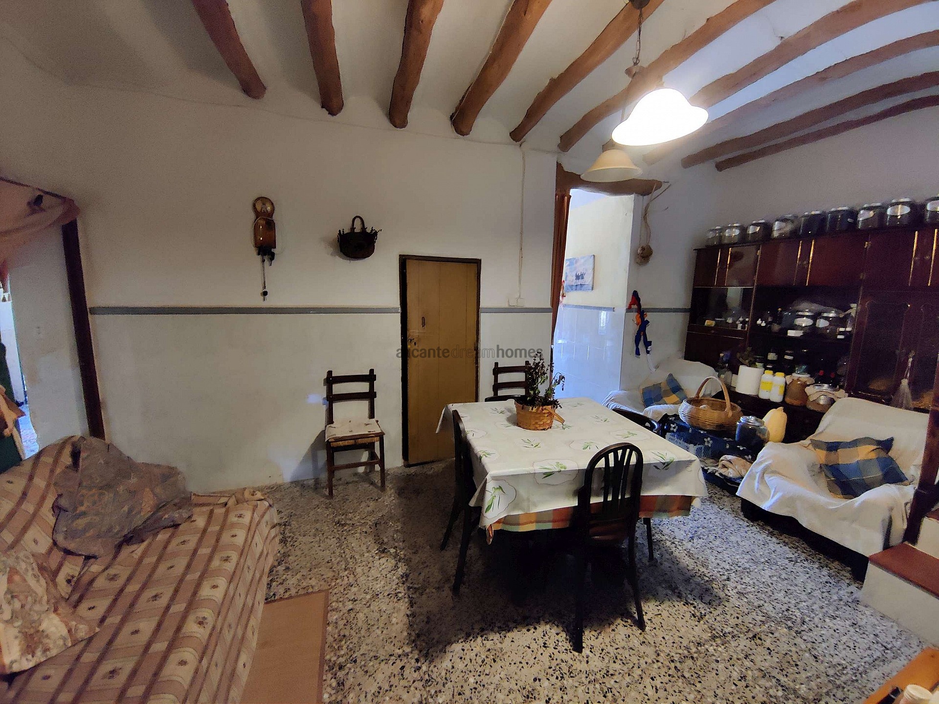 Resale - 5 Bedroom 1 Bathroom Country house in Monóvar -  - Alicante