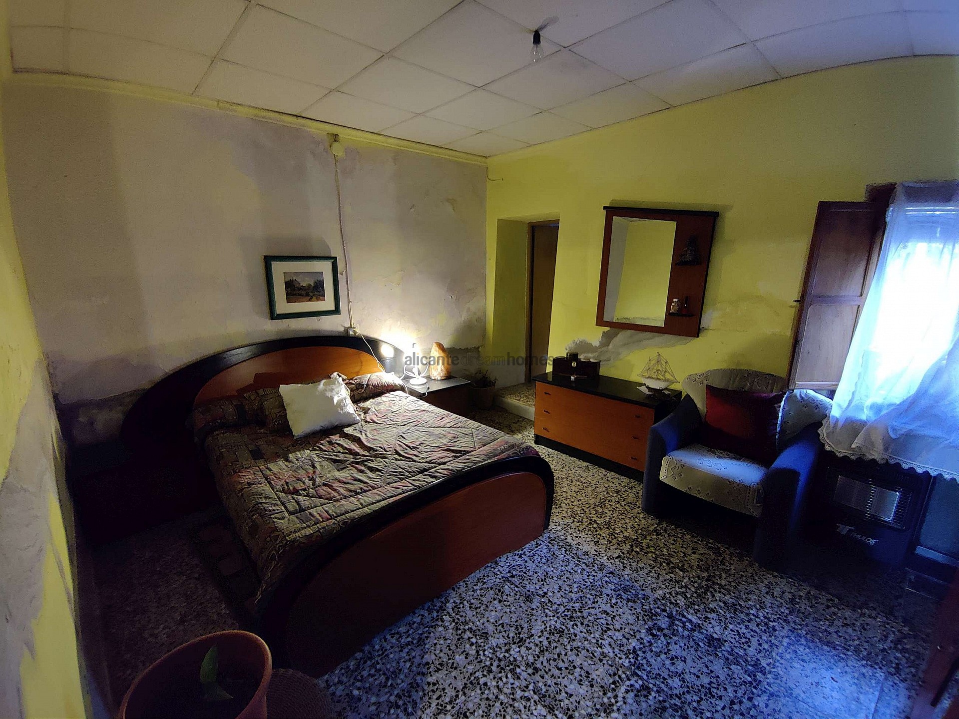 Resale - 5 Bedroom 1 Bathroom Country house in Monóvar -  - Alicante