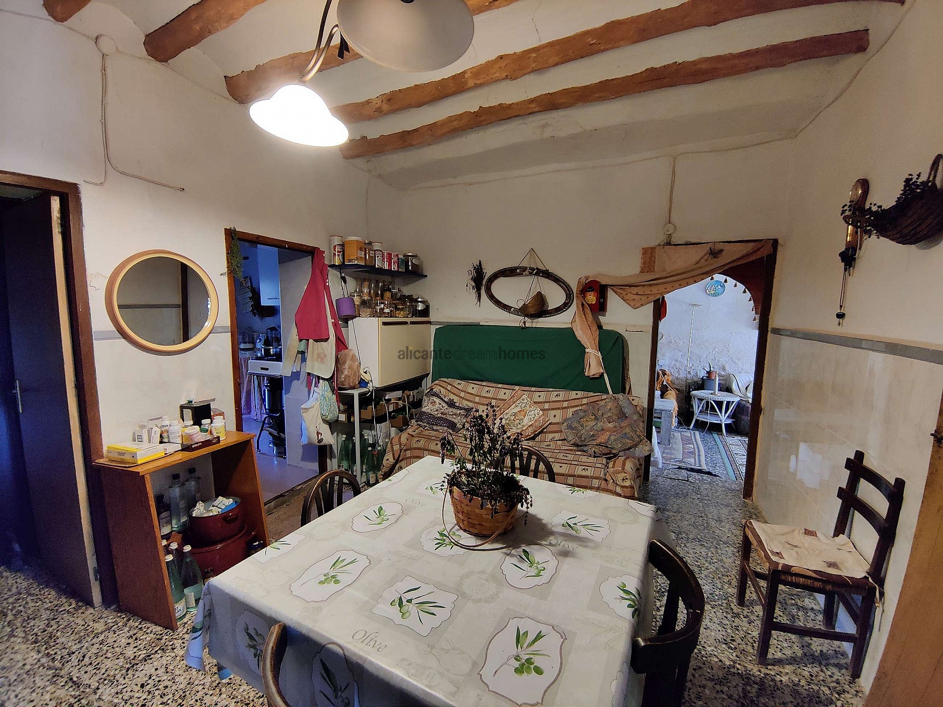 Resale - 5 Bedroom 1 Bathroom Country house in Monóvar -  - Alicante
