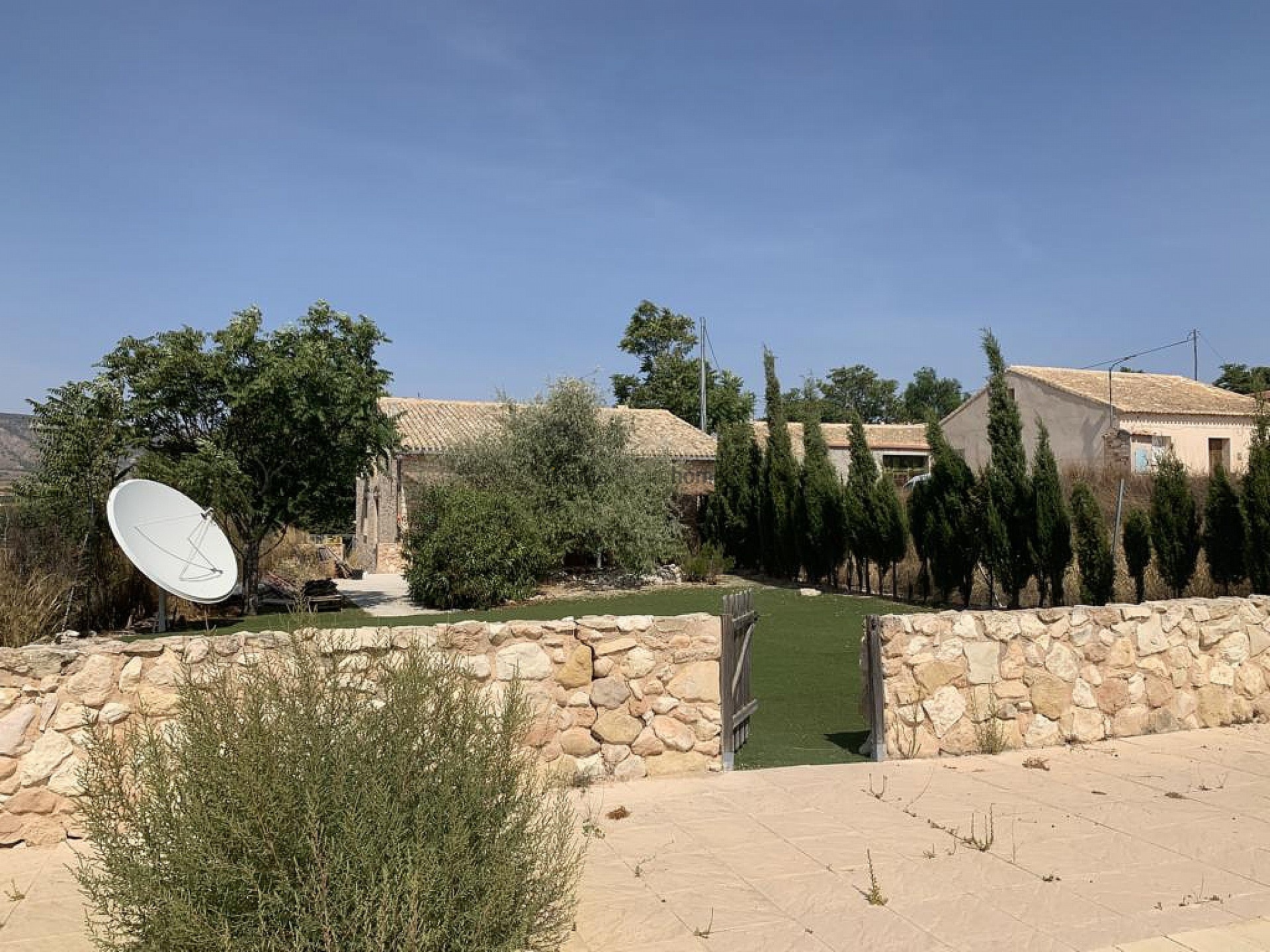 Resale - 5 Bedroom 3 Bathroom Finca in Torre Del Rico -  - Murcia