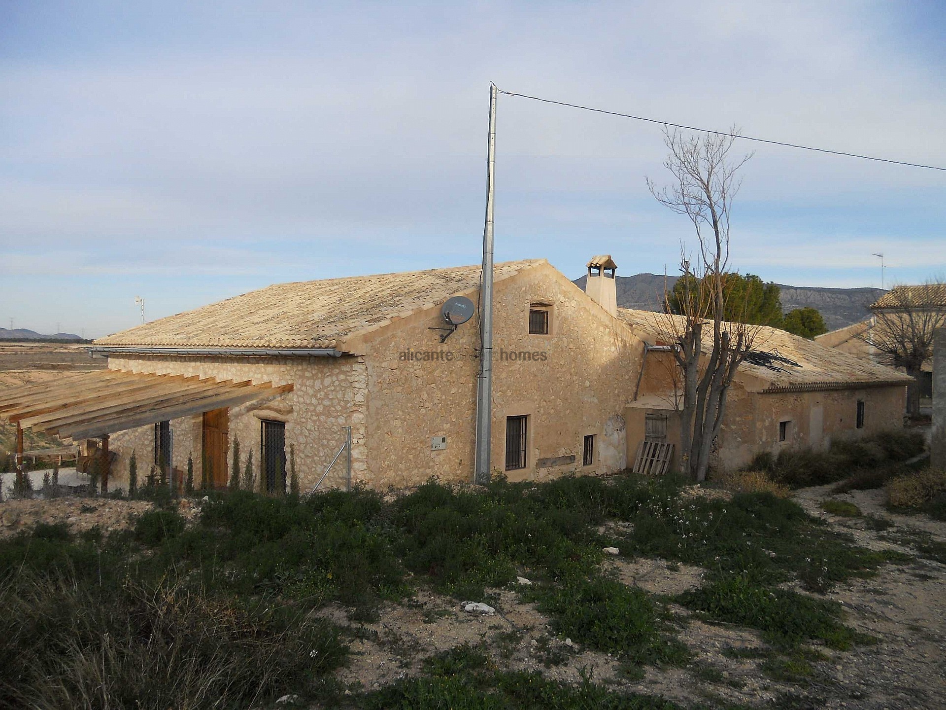 Resale - 5 Bedroom 3 Bathroom Finca in Torre Del Rico -  - Murcia