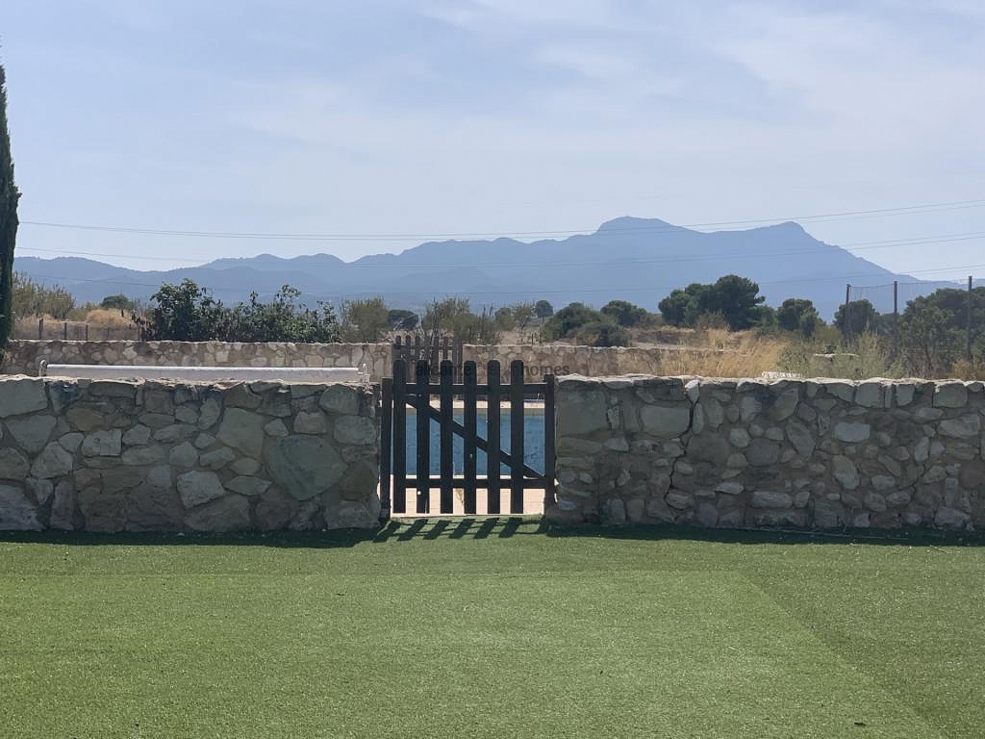 Resale - 5 Bedroom 3 Bathroom Finca in Torre Del Rico -  - Murcia