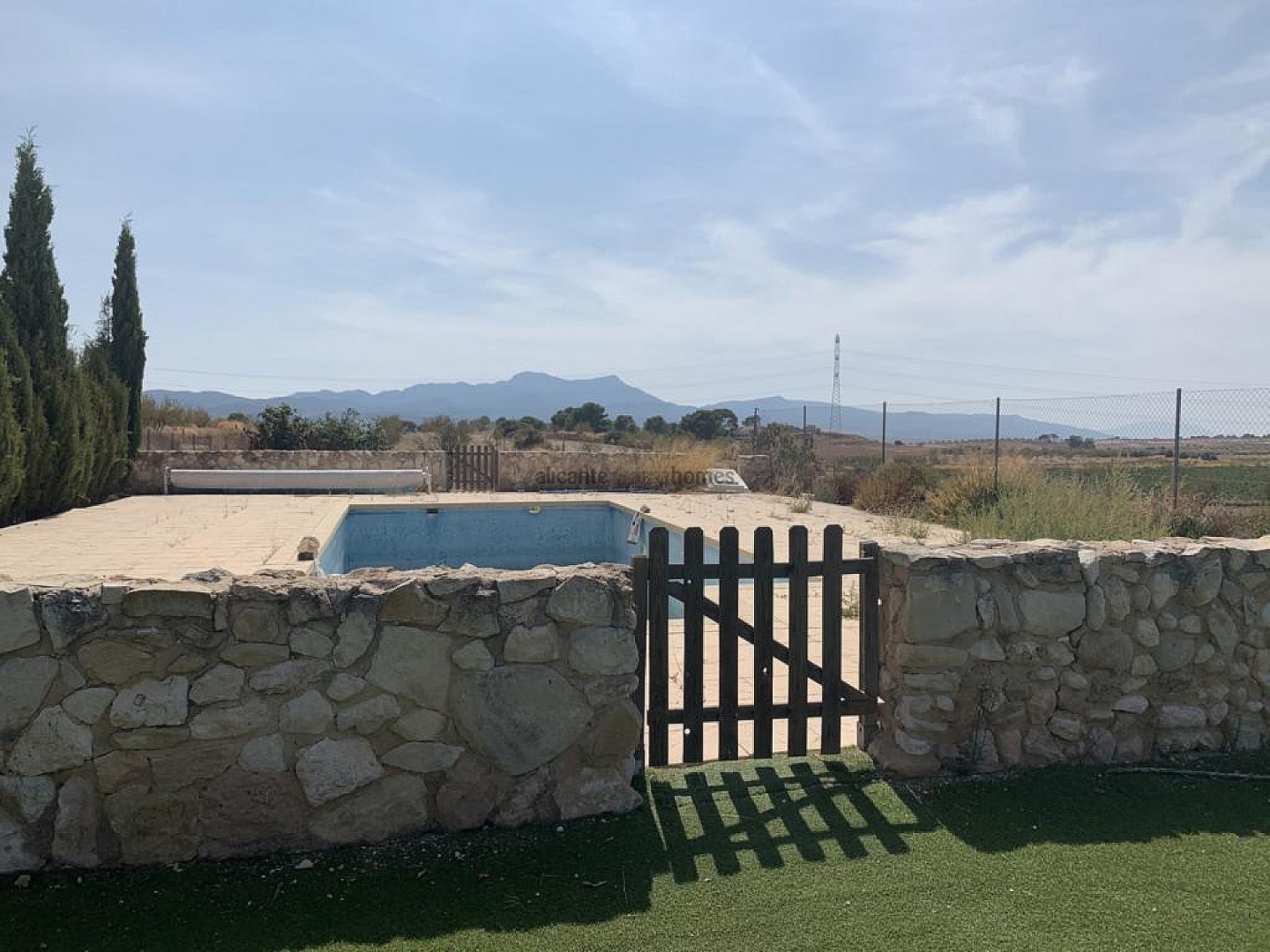 5 Bedroom 3 Bathroom Finca in Torre Del Rico