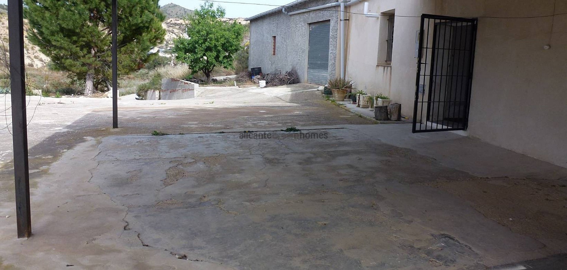 Resale - 3 Bedroom 1 Bathroom Cave House in Abanilla -  - Murcia