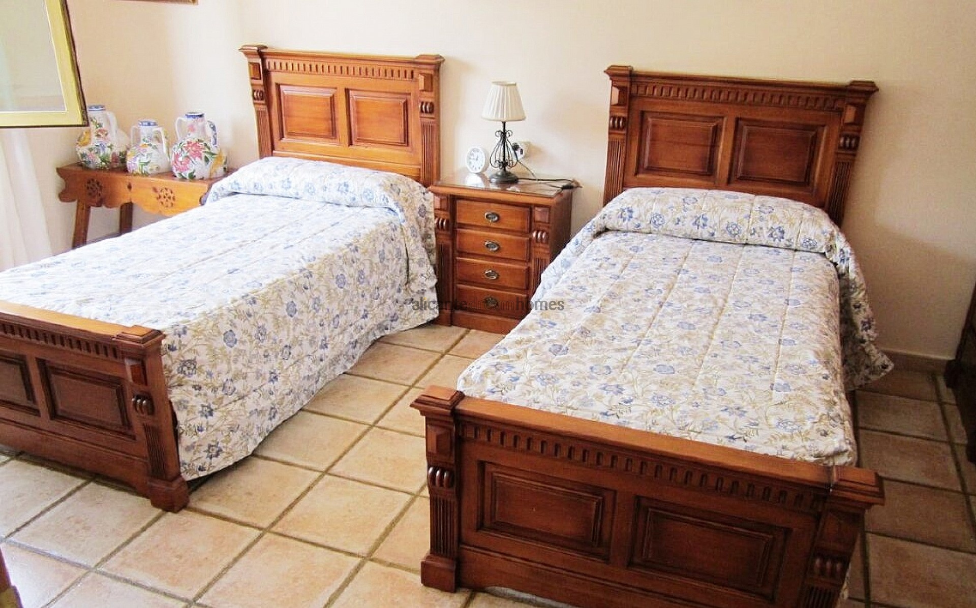 Resale - 6 Bedroom 4 Bathroom Villa in Yecla -  - Murcia