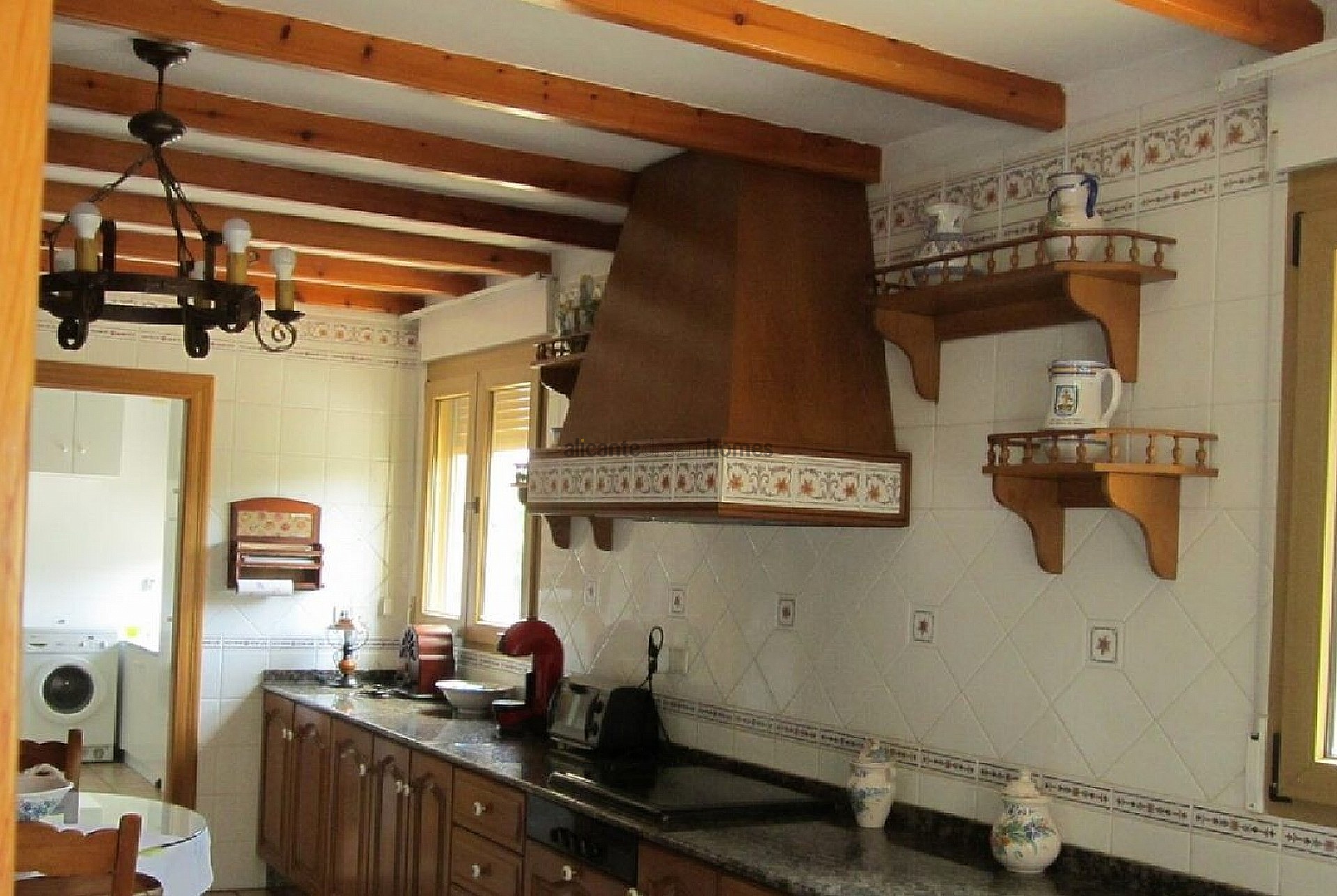 Resale - 6 Bedroom 4 Bathroom Villa in Yecla -  - Murcia