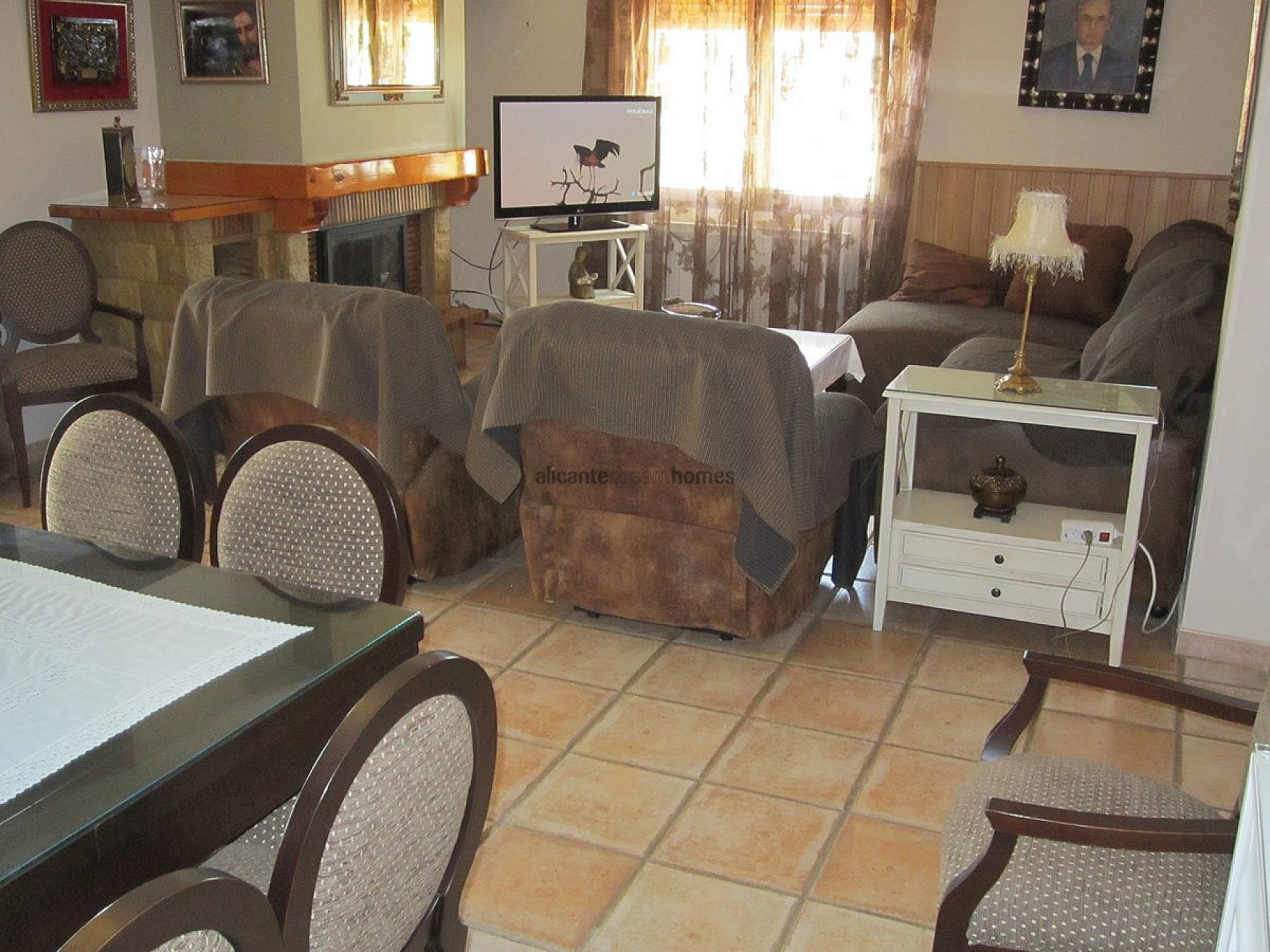 Resale - 6 Bedroom 4 Bathroom Villa in Yecla -  - Murcia